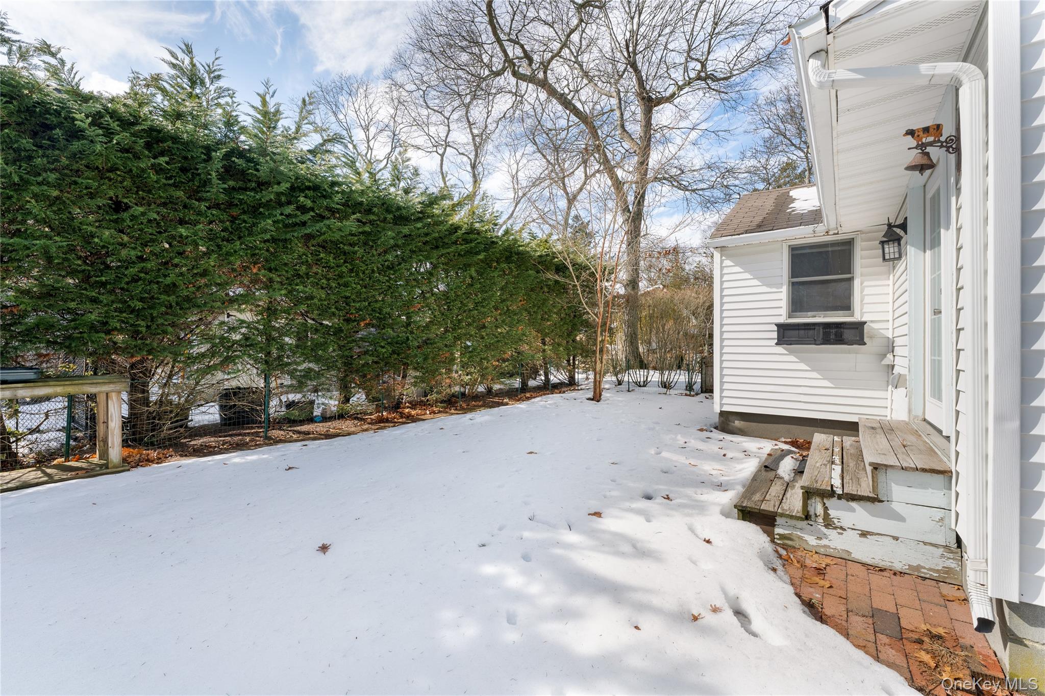 5 Sherman Avenue, Hampton Bays, NY 11946