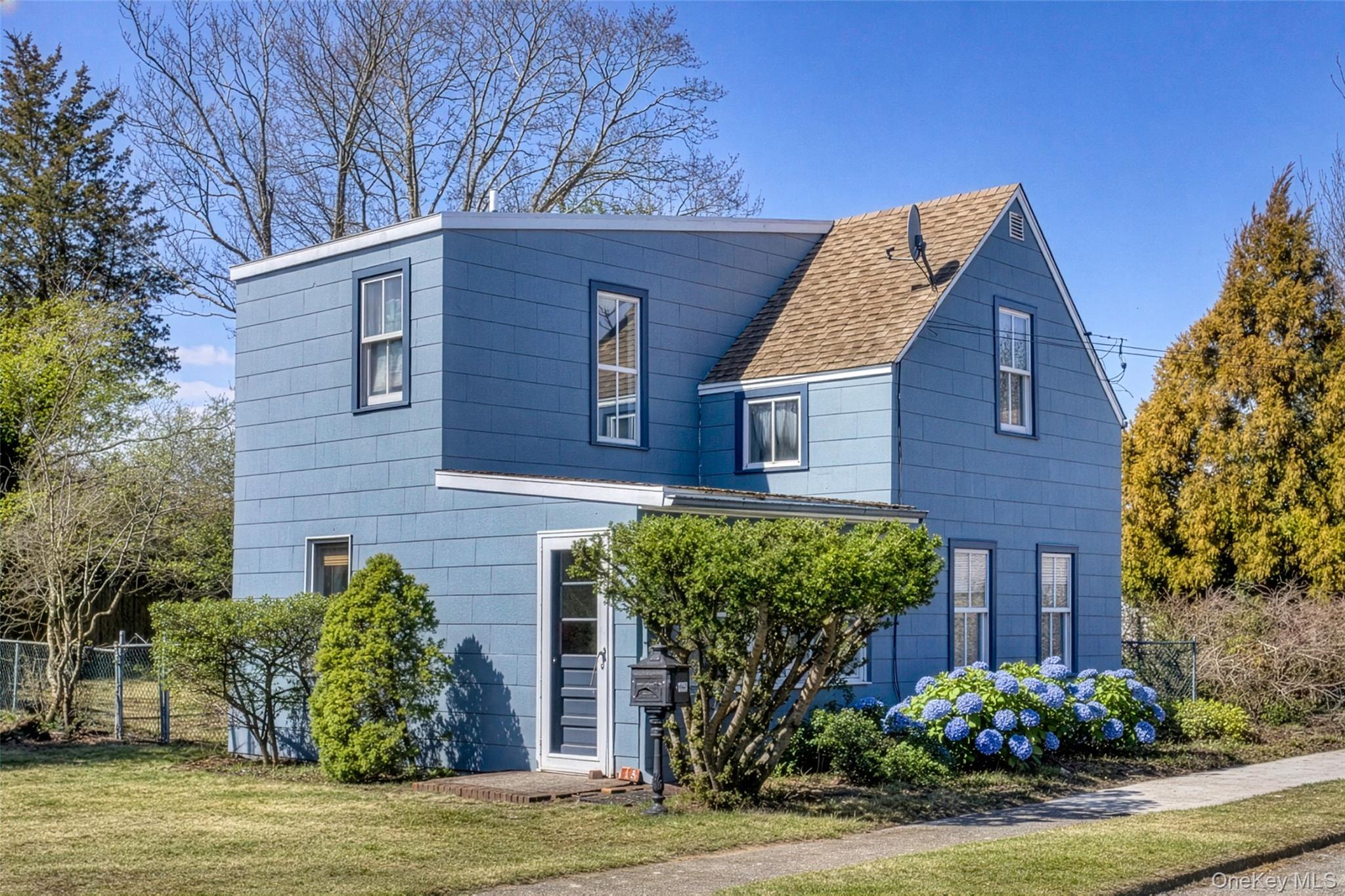 415 Sterling Place, Greenport, NY 11944