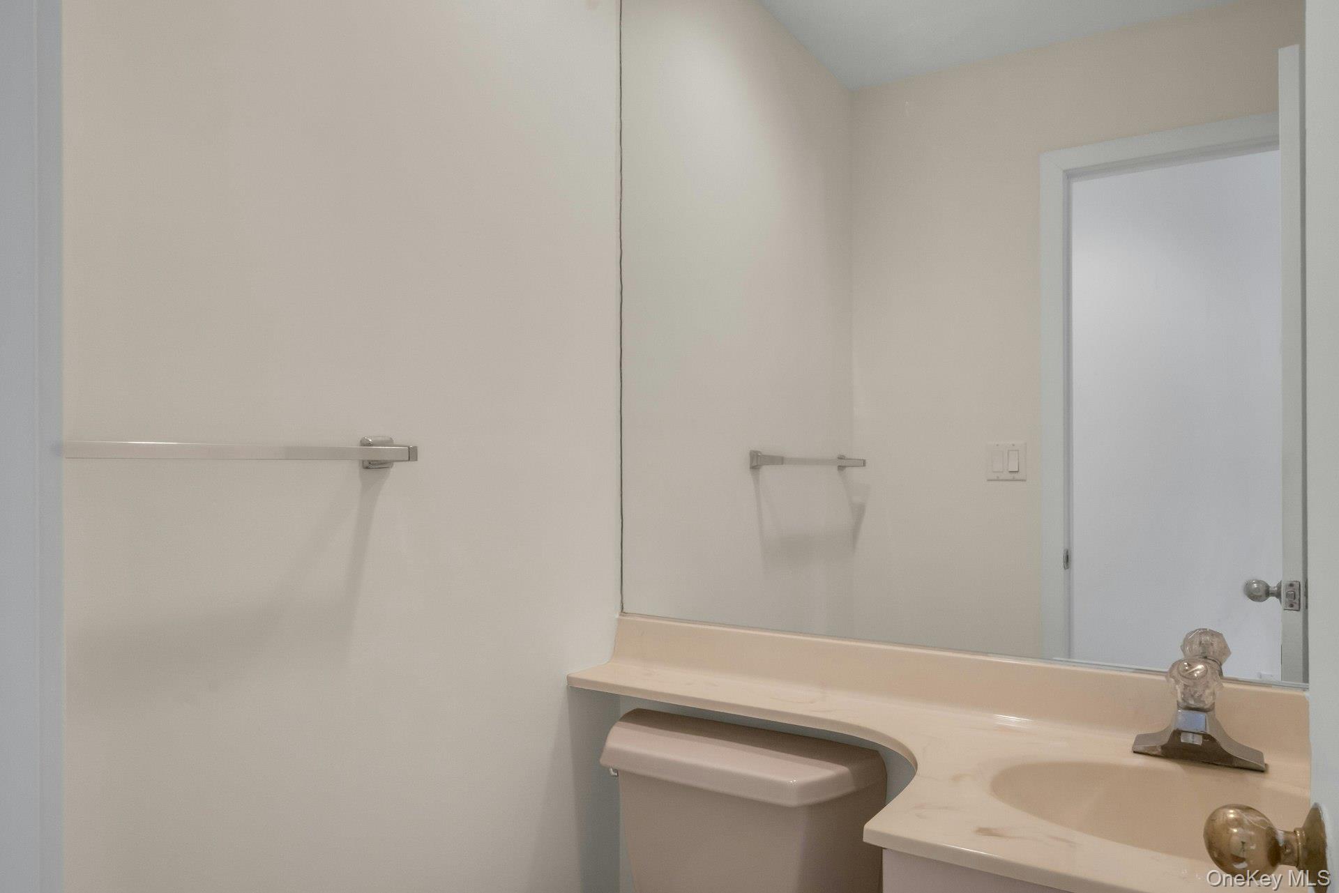 1 Spring Pond Drive # 1, Ossining, NY 10562