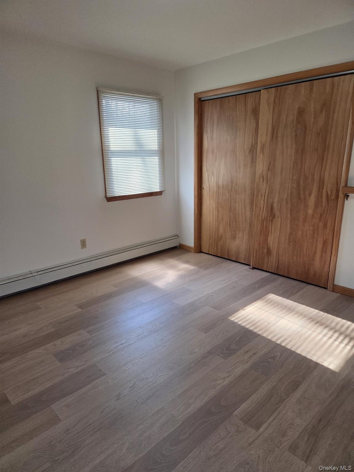 6 Honey Lane W, Miller Place, NY 11764