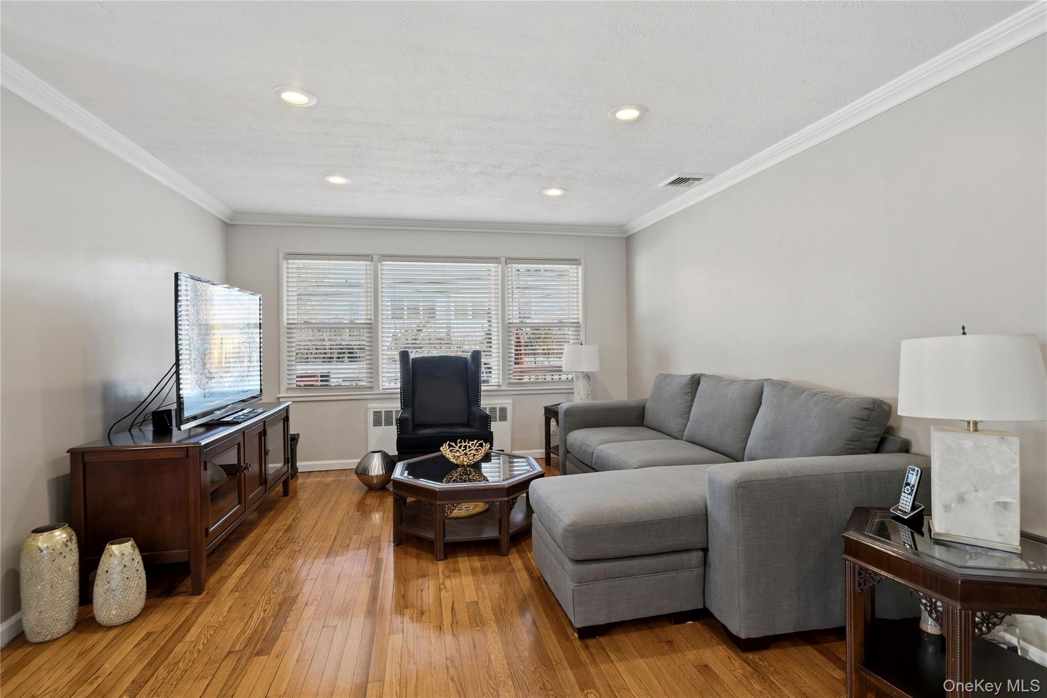 70 Forest Road, Valley Stream, NY 11581