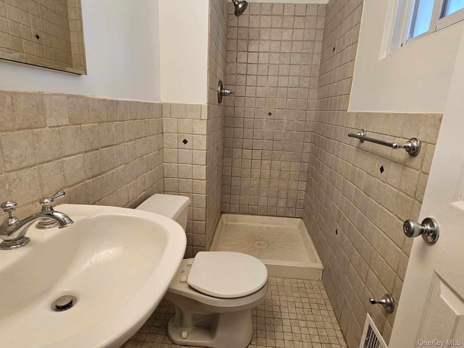 3 Glenbrook Road, Monsey, NY 10952