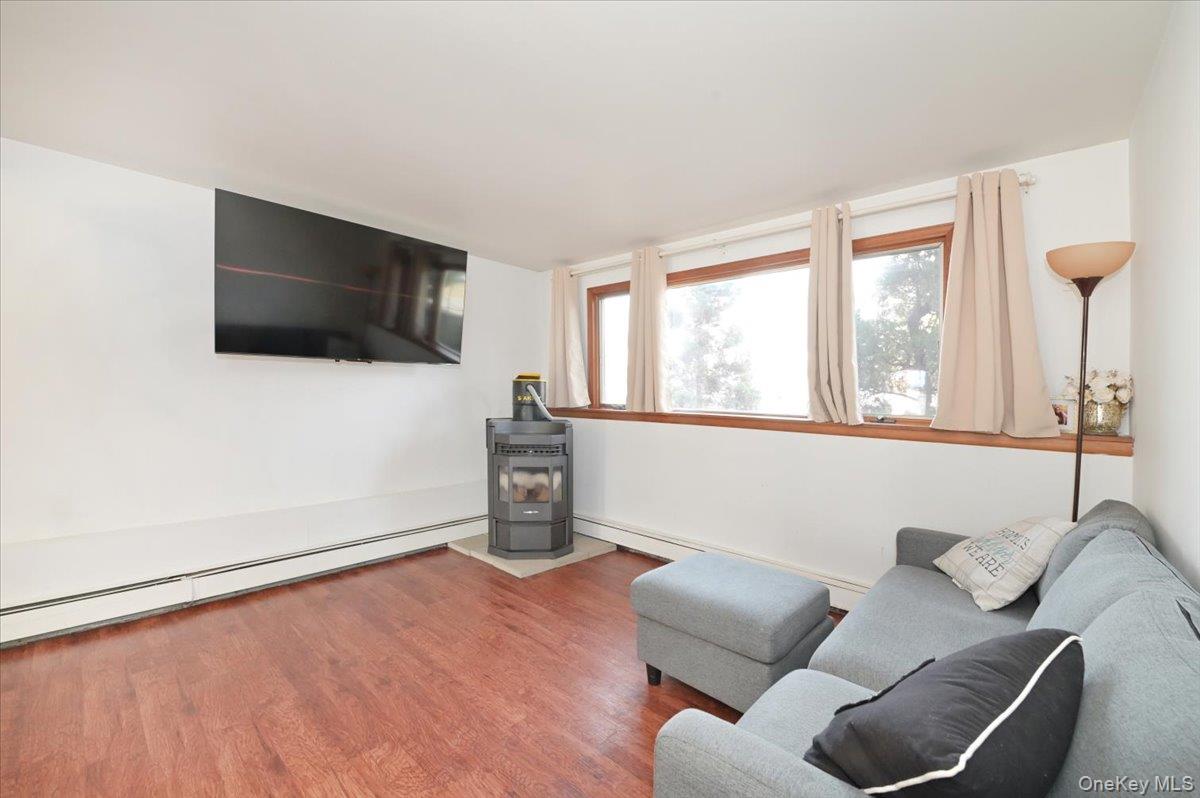 332 Sea Cliff Street, Islip Terrace, NY 11752