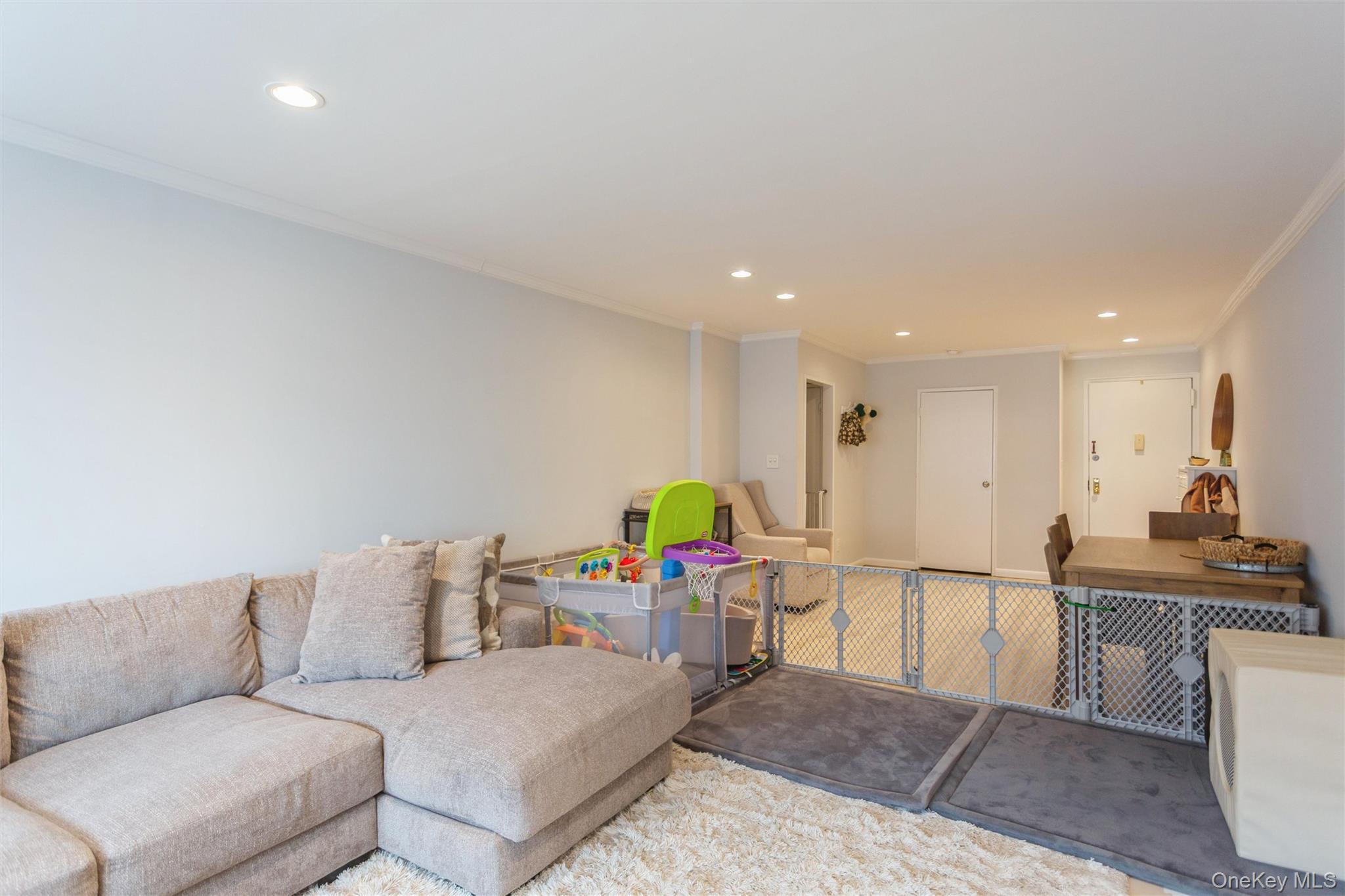 740 E Broadway # 4D, Long Beach, NY 11561