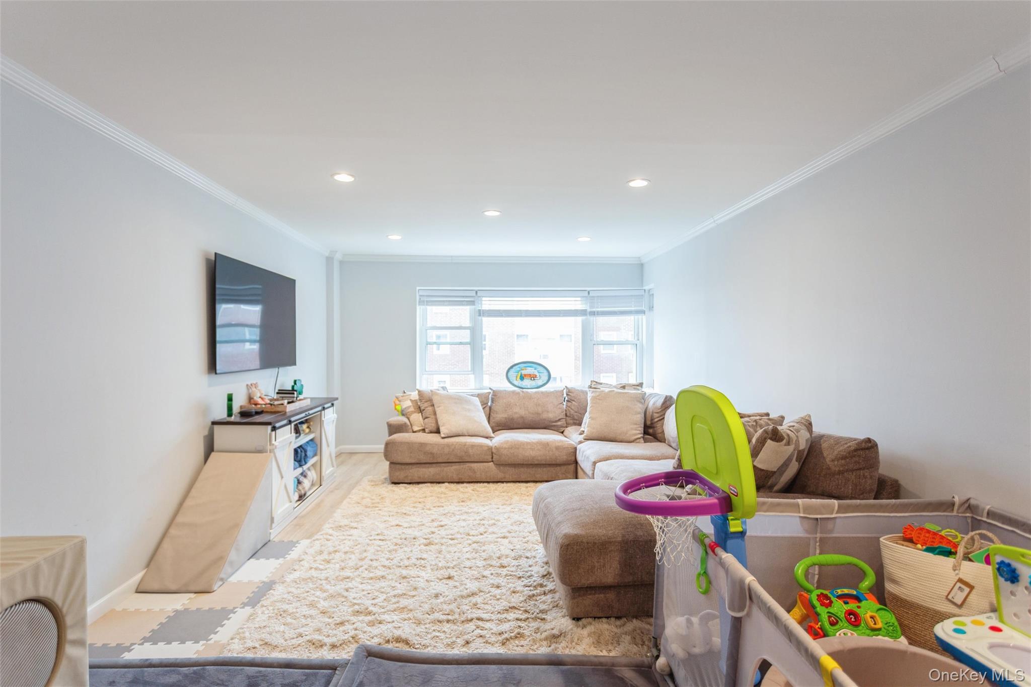 740 E Broadway # 4D, Long Beach, NY 11561