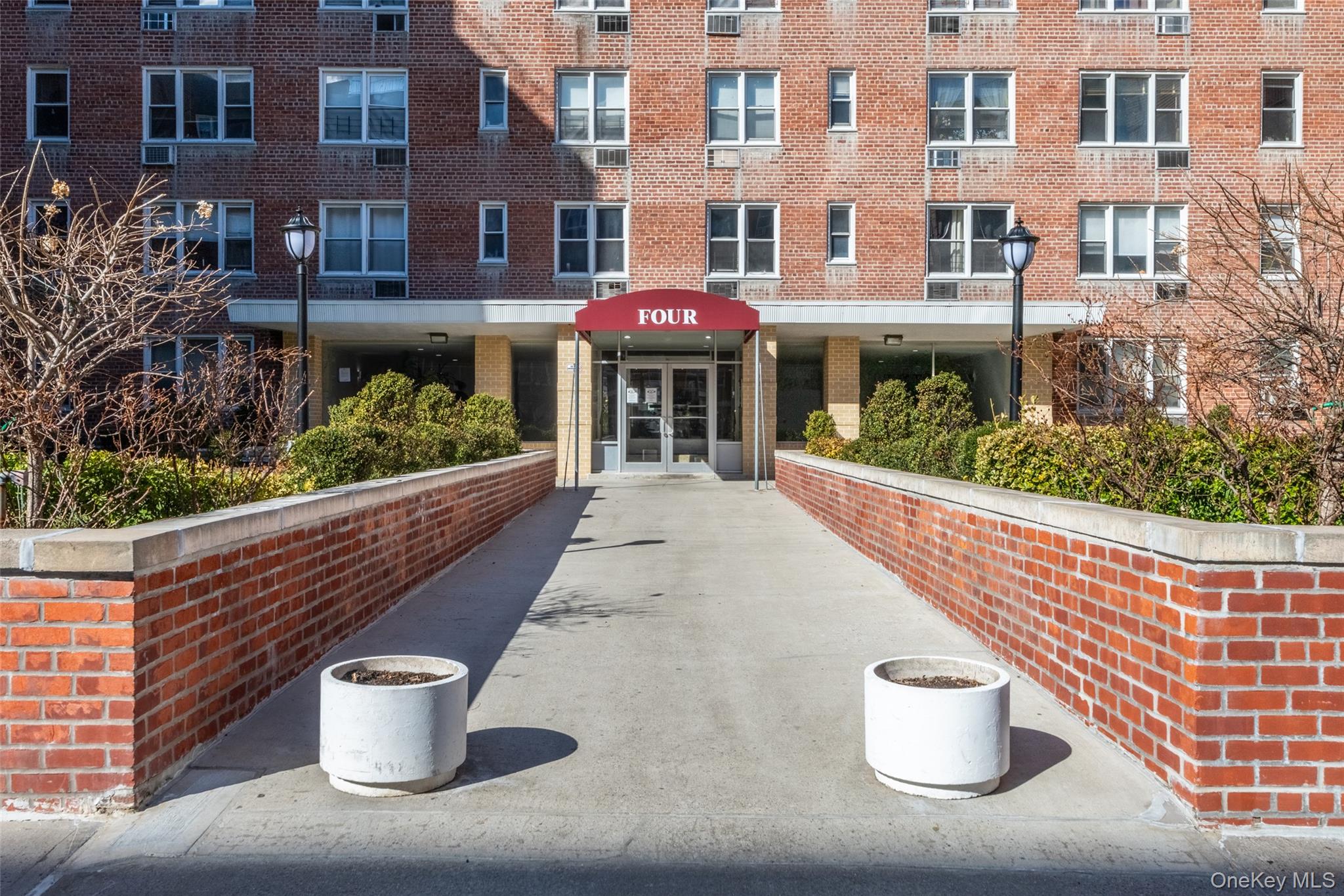 4 Sadore Lane # 5J, Yonkers, NY 10710