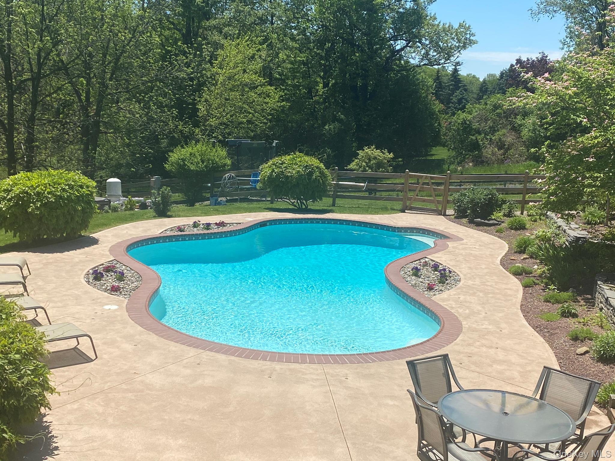 18 Almond Tree Lane, Warwick, NY 10990