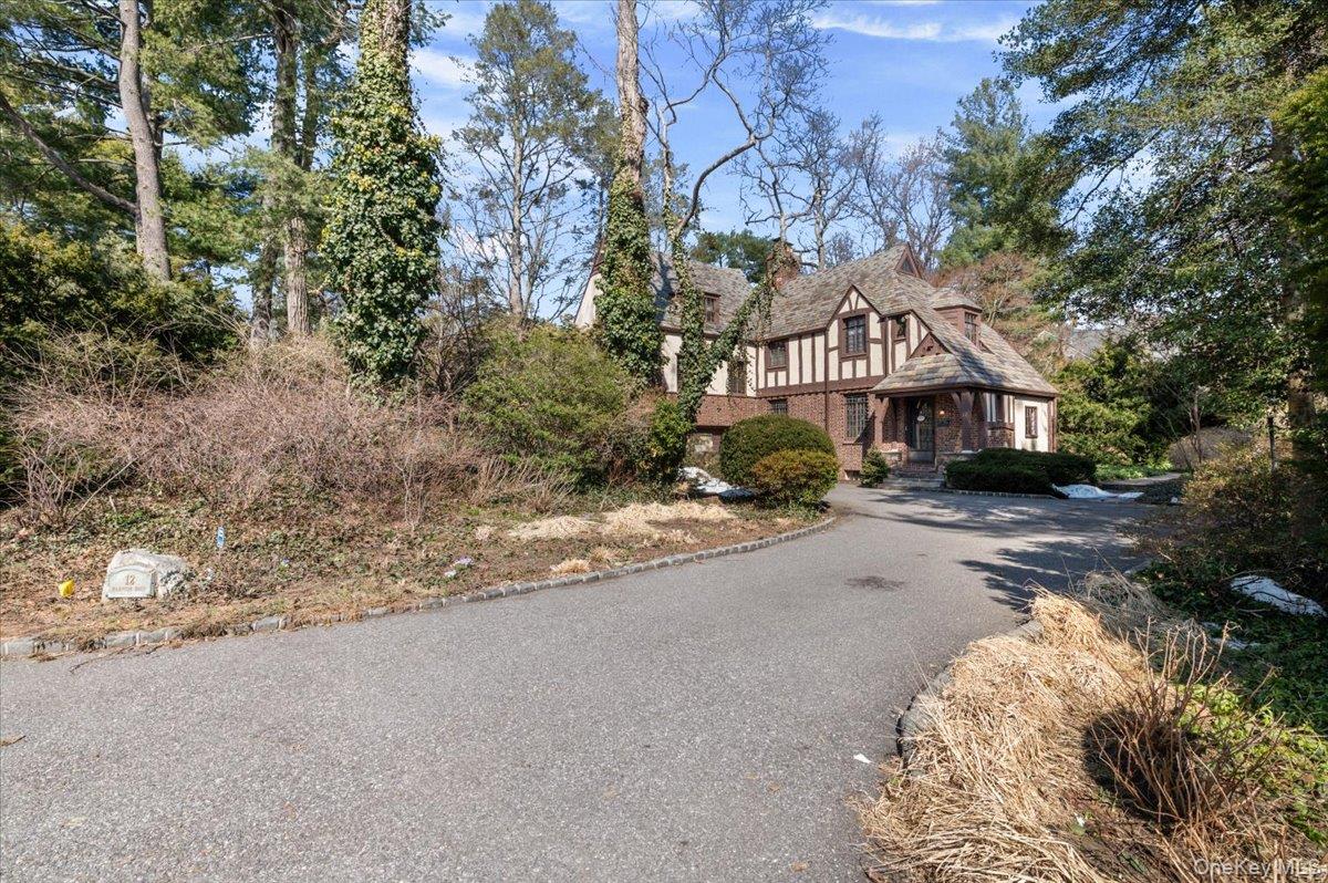 12 Hampton Road, Port Washington, NY 11050