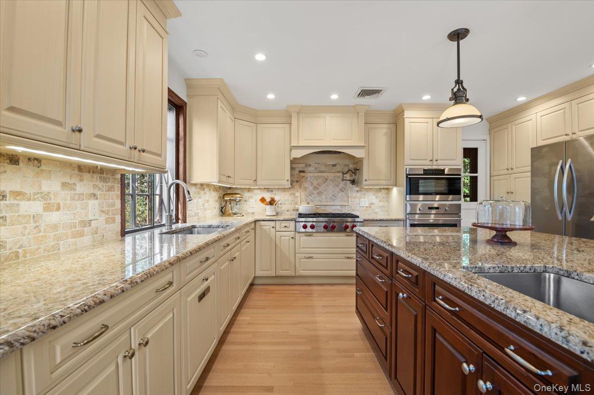 12 Hampton Road, Port Washington, NY 11050