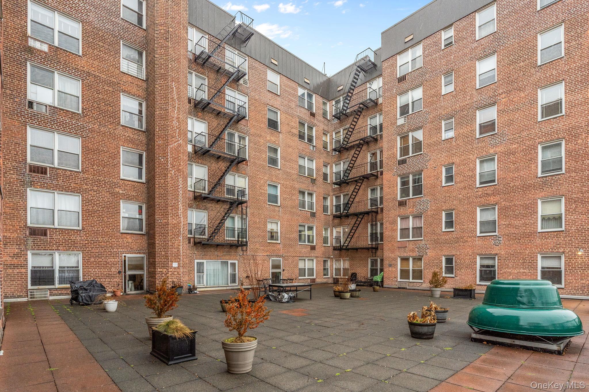 50 Fort Place # A6A, Staten Island, NY 10301