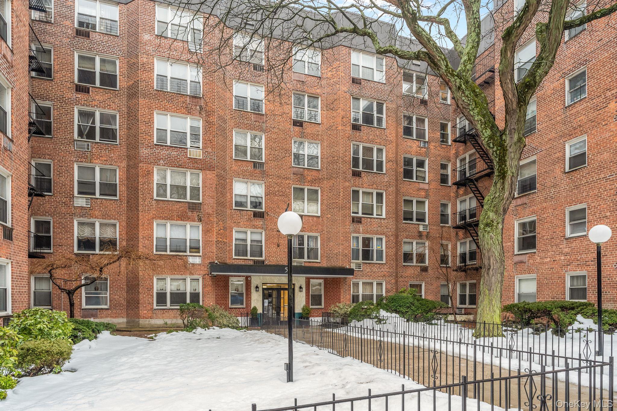 50 Fort Place # A6A, Staten Island, NY 10301