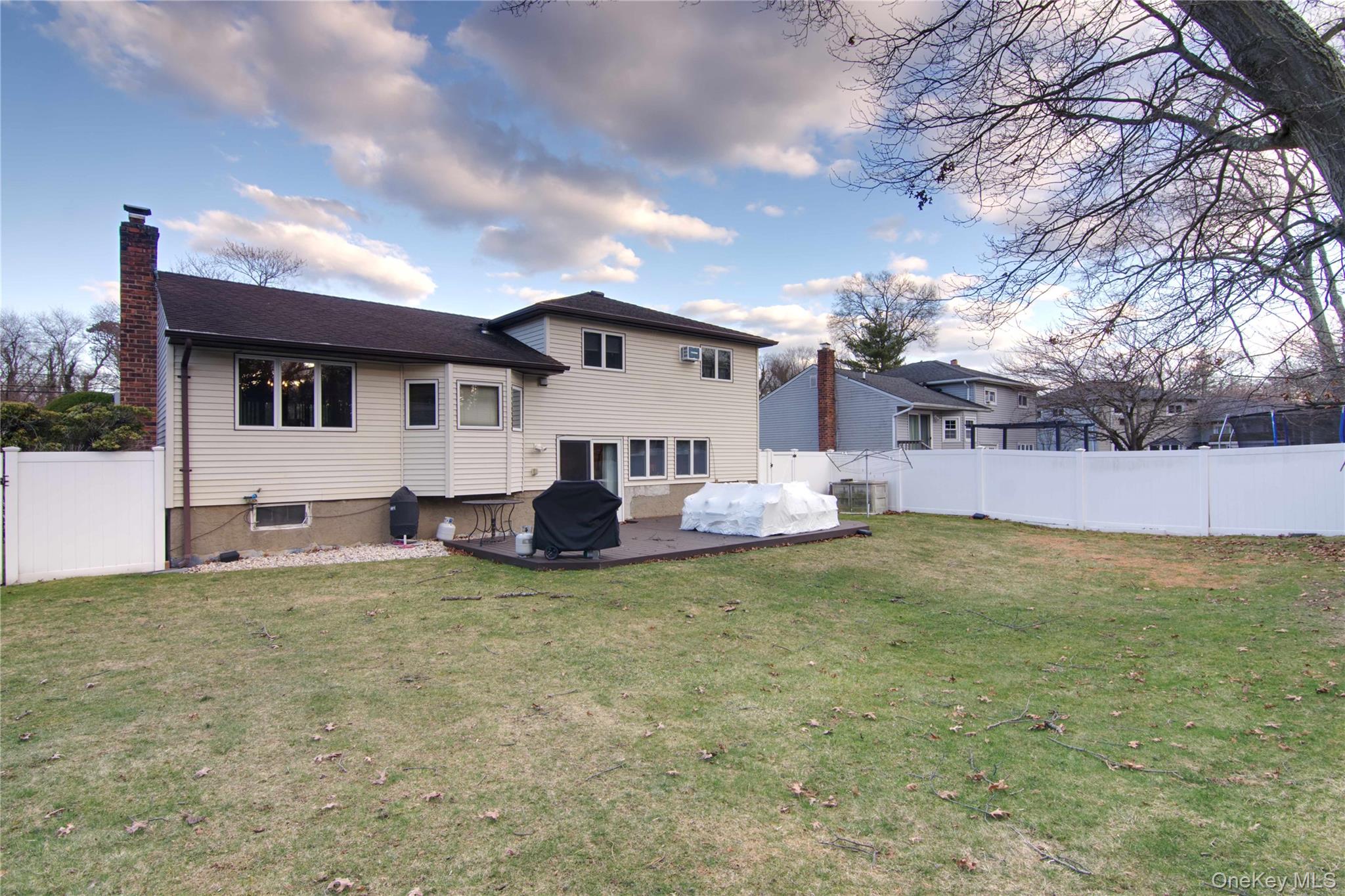 146 East Drive, Massapequa, NY 11758