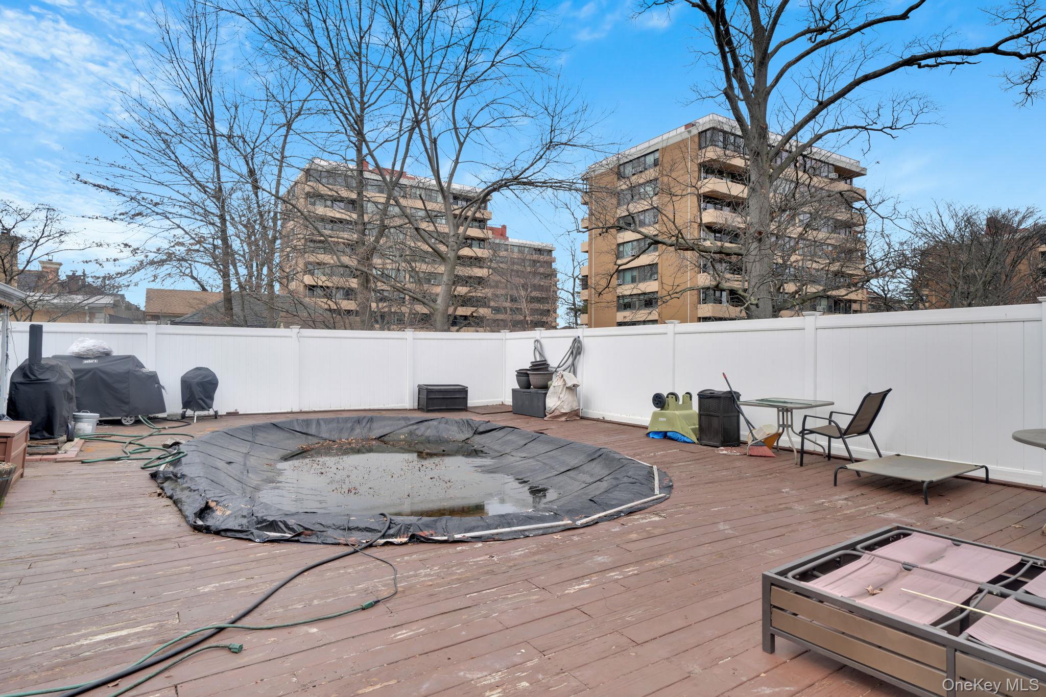 16255 12th Avenue, Whitestone, NY 11357