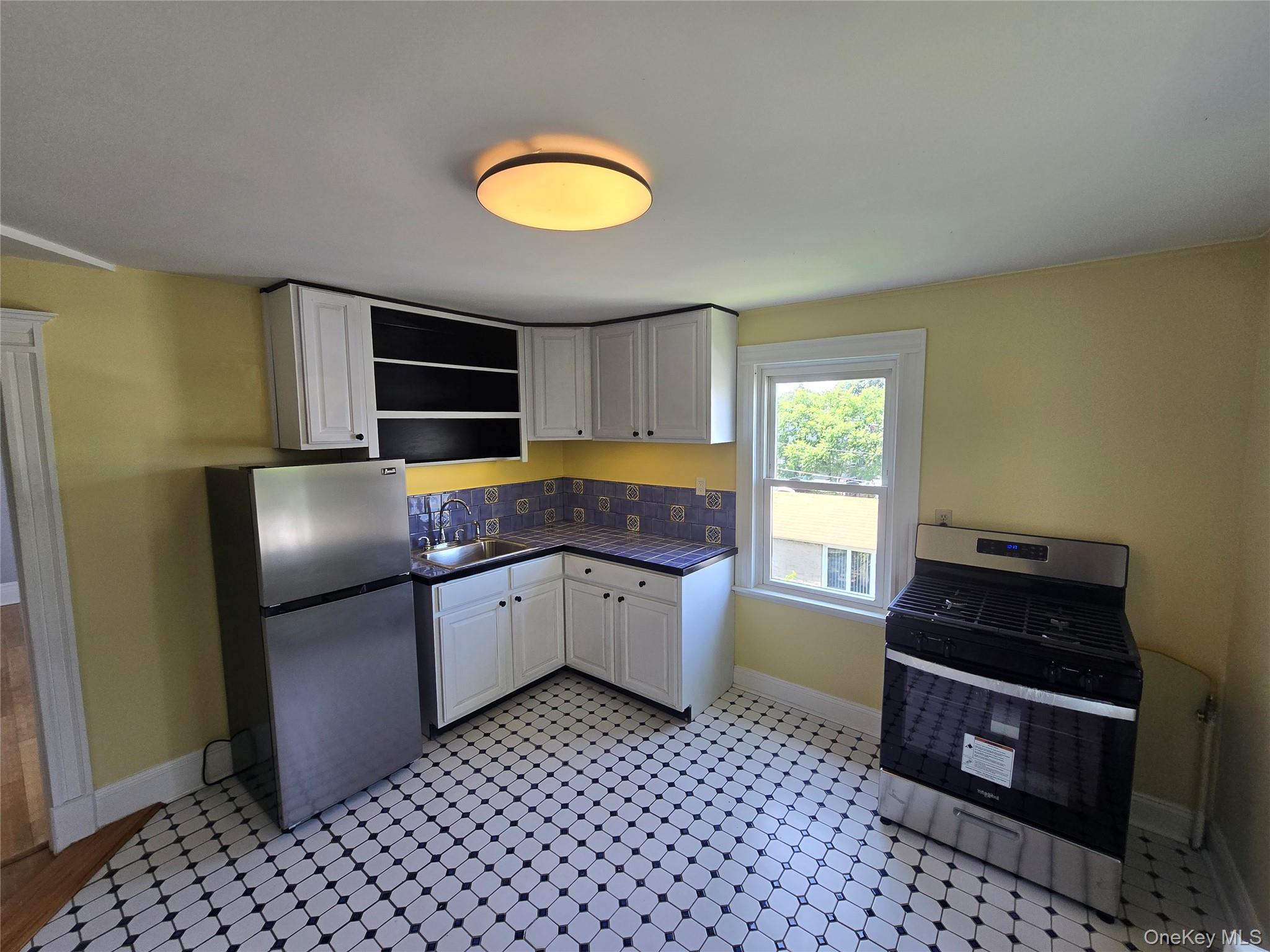 21-23 George Street, Manhasset, NY 11030