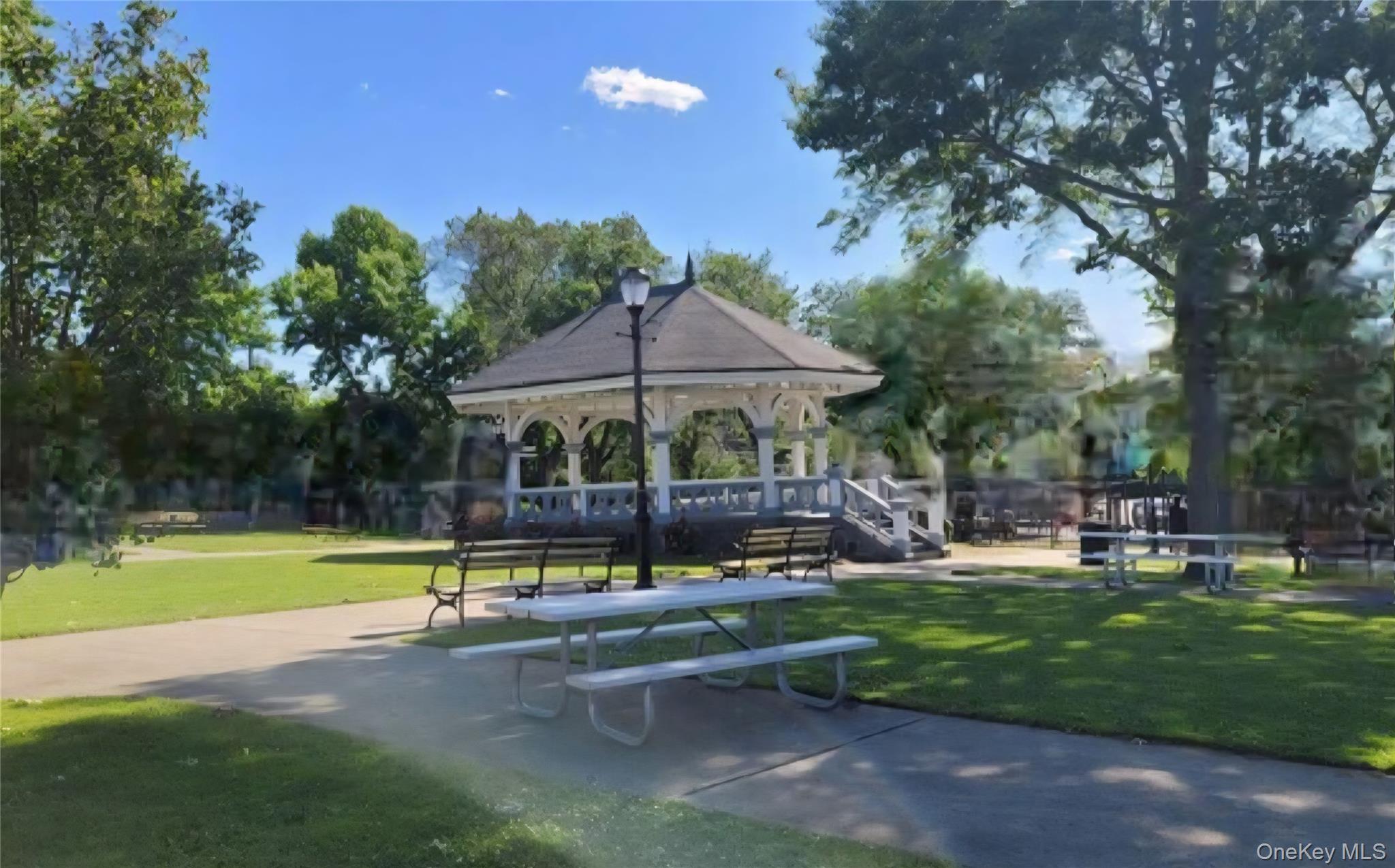 21-23 George Street, Manhasset, NY 11030