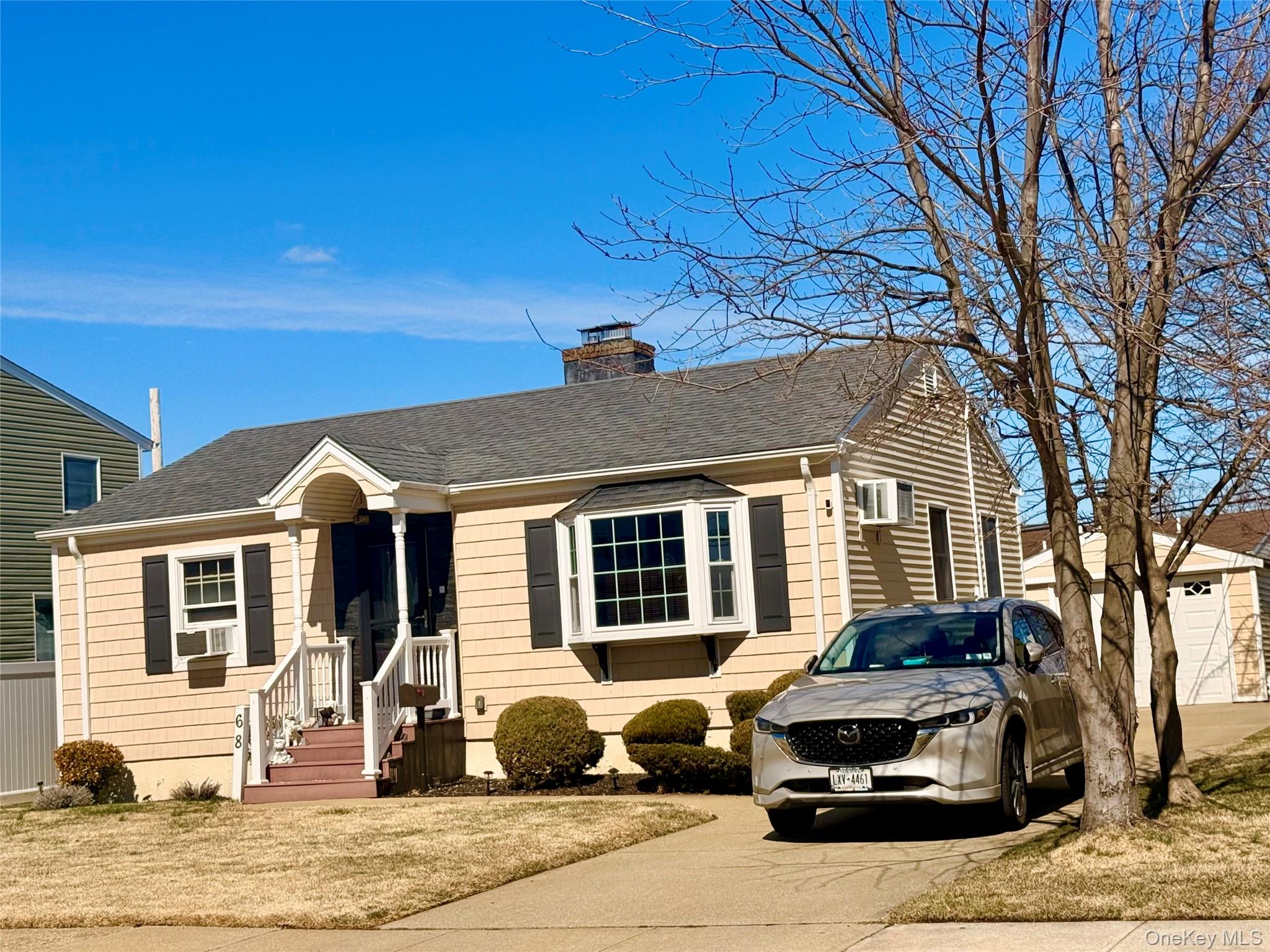 68 Robert Street, Freeport, NY 11520