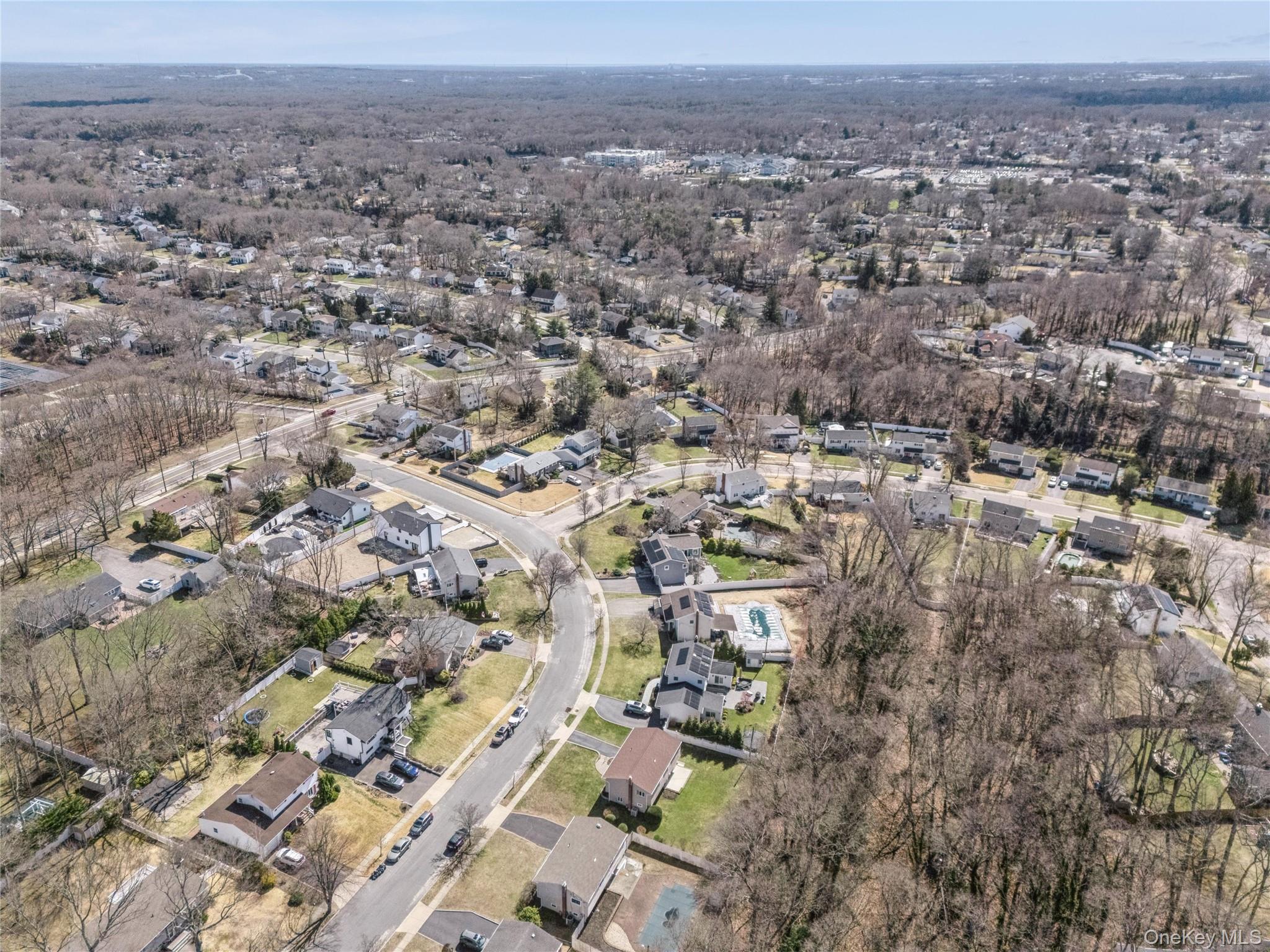 14 Wenmore Road, Commack, NY 11725