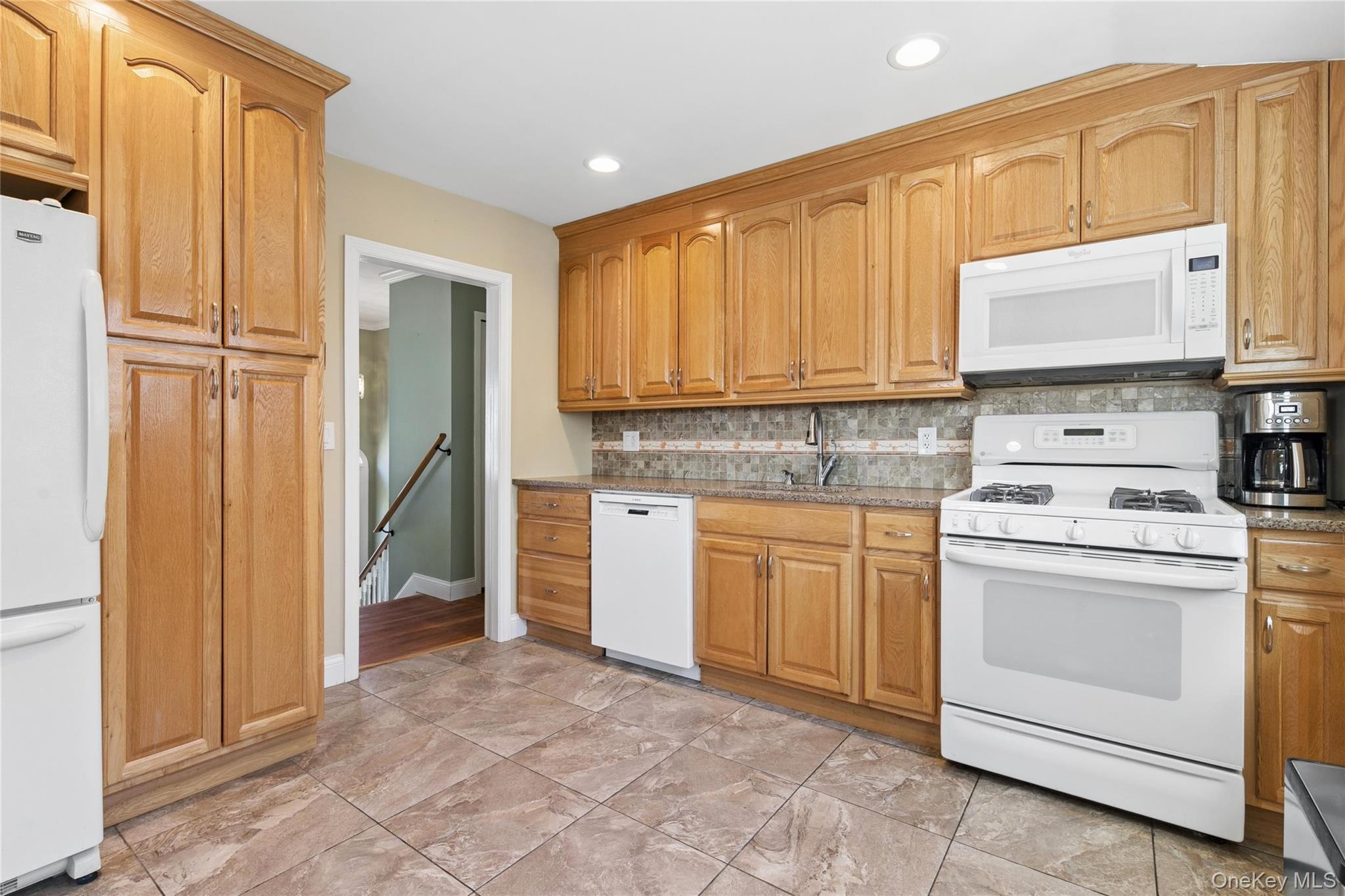 14 Wenmore Road, Commack, NY 11725