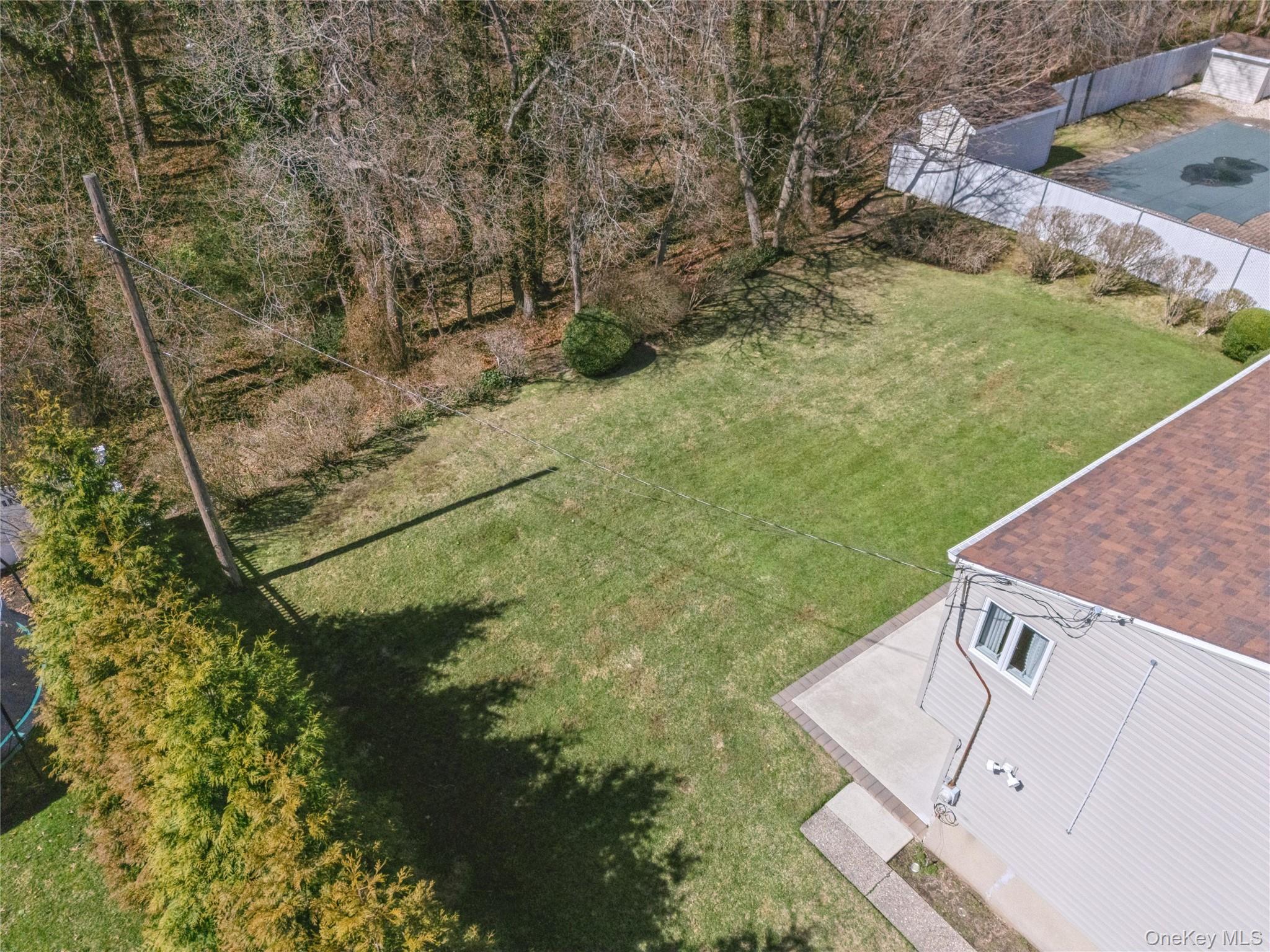 14 Wenmore Road, Commack, NY 11725