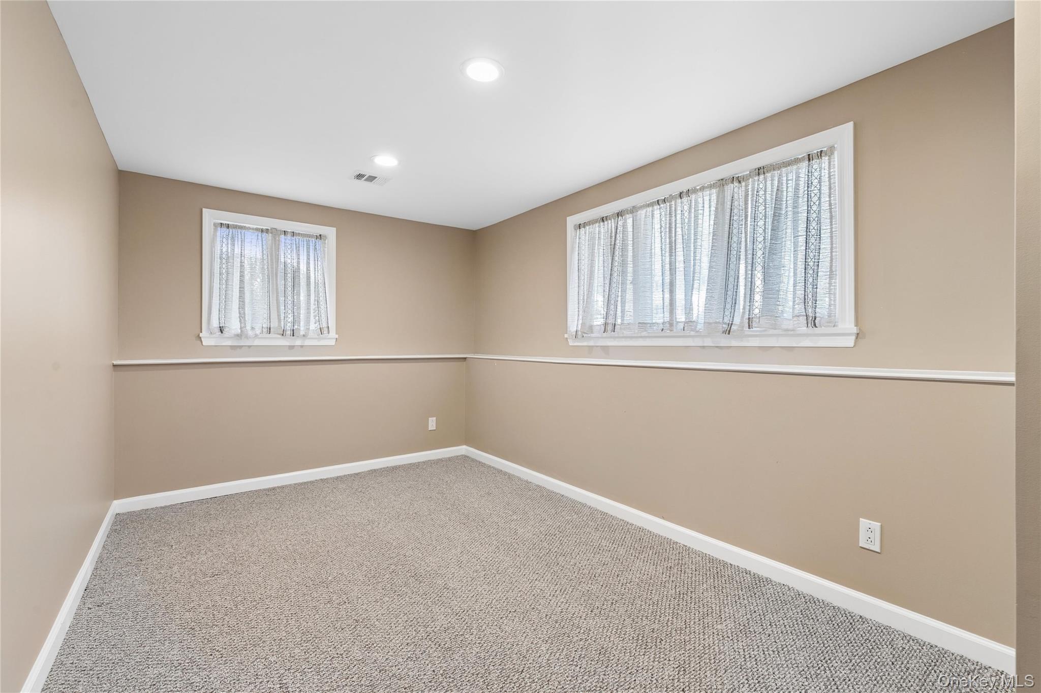 14 Wenmore Road, Commack, NY 11725