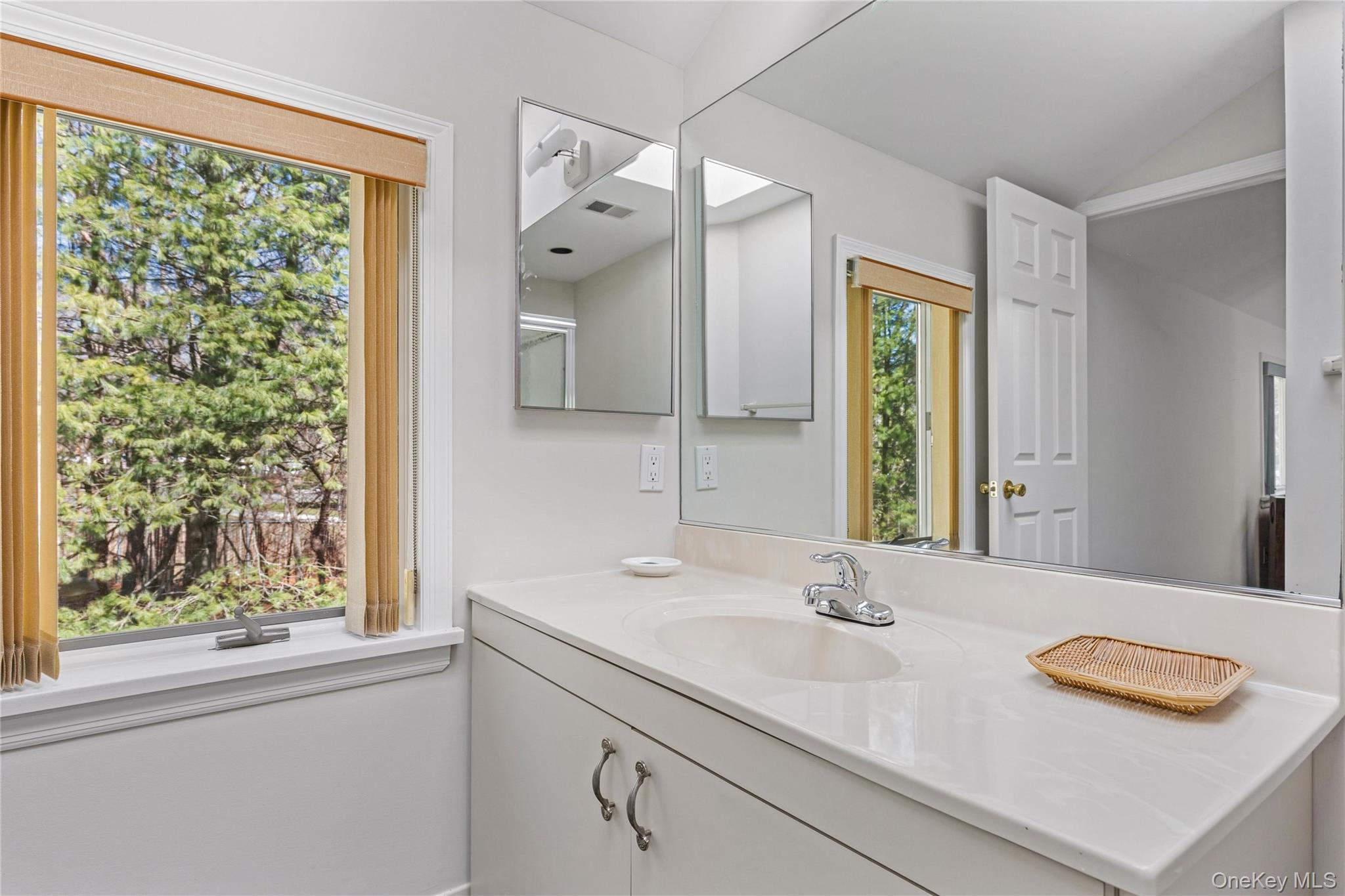 12 Stone Gate Court, Smithtown, NY 11787