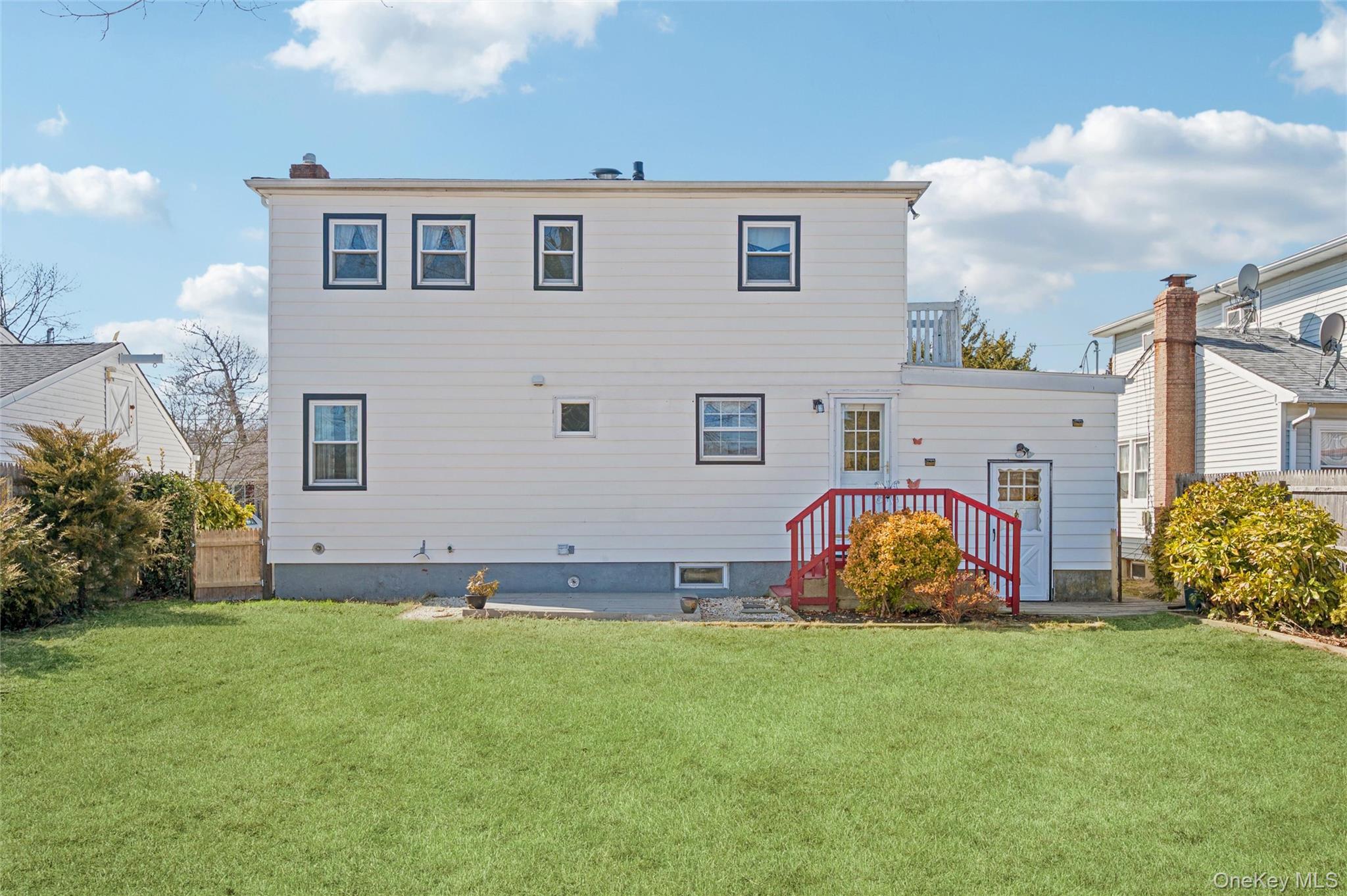 310 S 16th Street, Lindenhurst, NY 11757