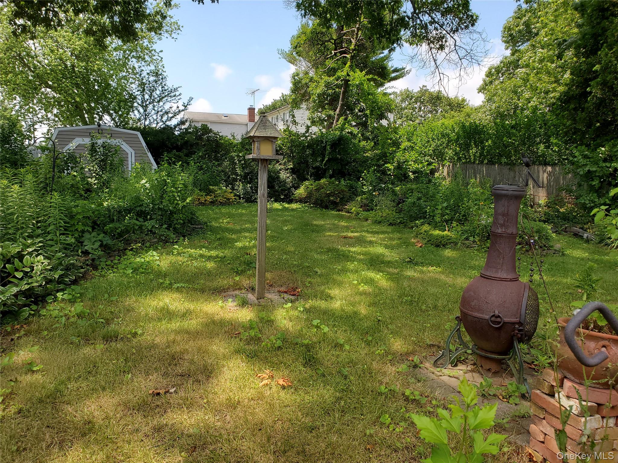 30 Jervis Avenue, Copiague, NY 11726