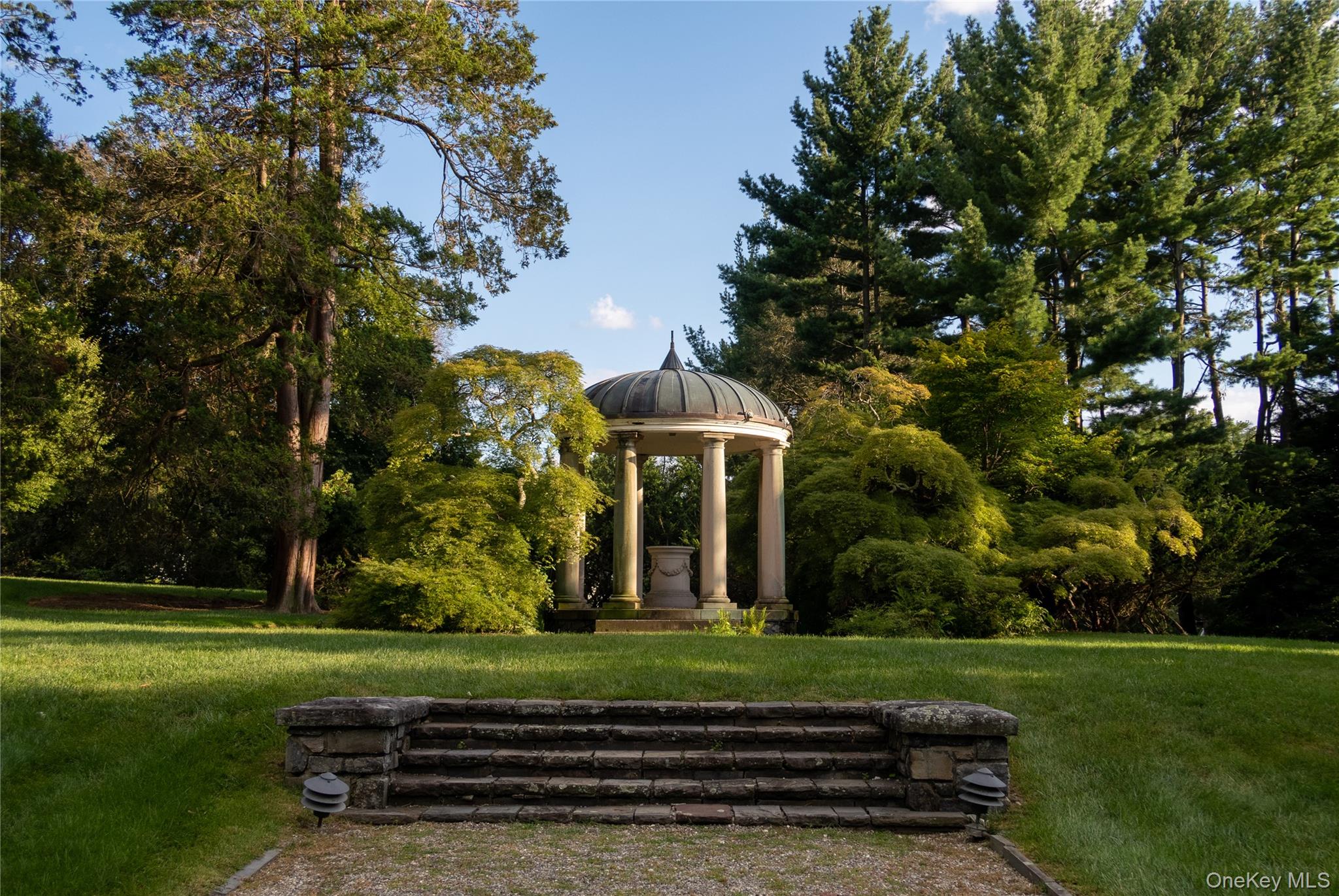 24 Beechwood Way, Briarcliff Manor, NY 10510