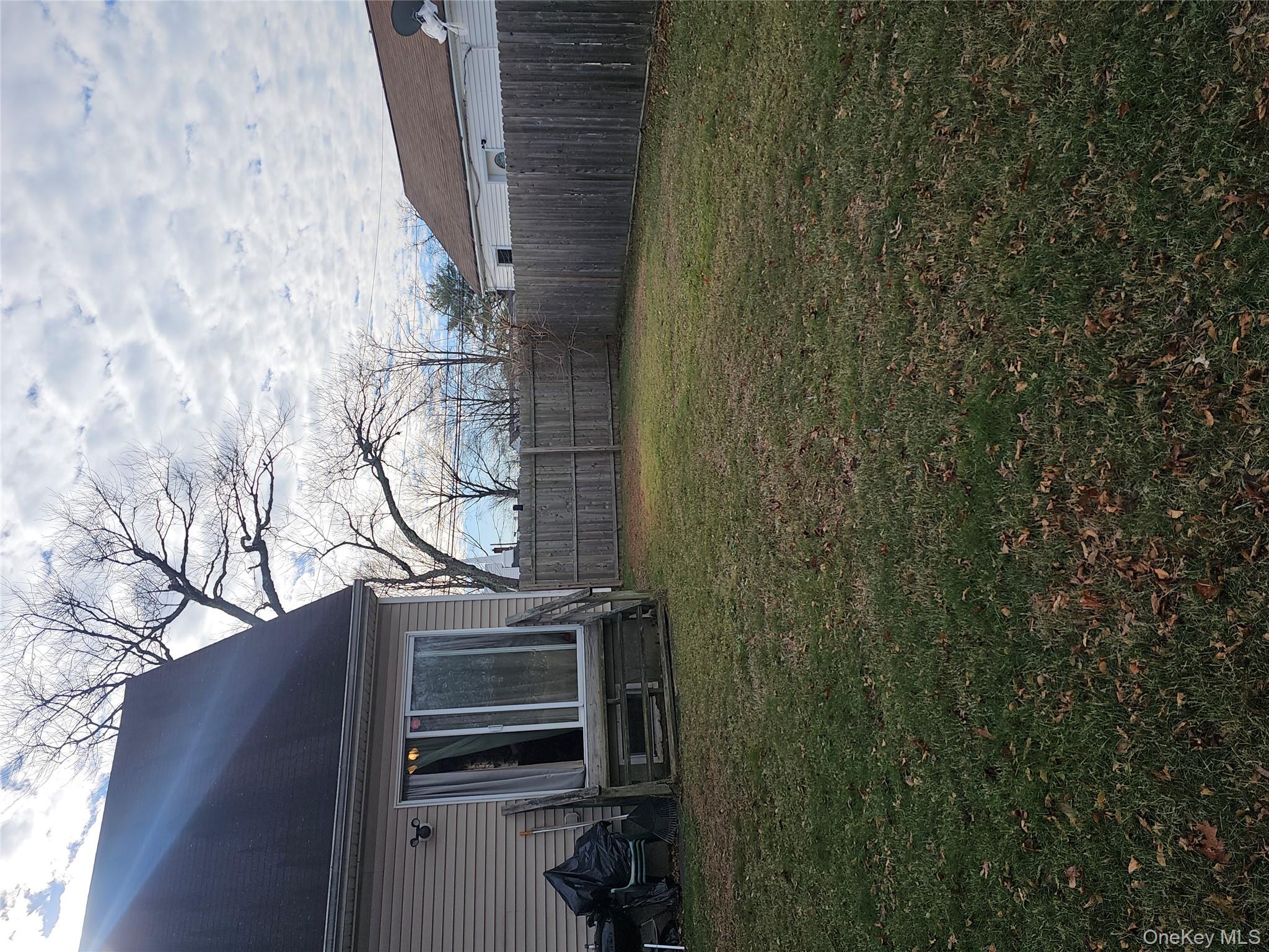 11 Holbrook Street, Bay Shore, NY 11706