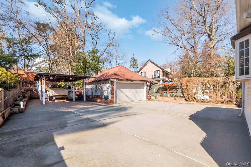 8420 Charlecote Ridge, Jamaica, NY 11432