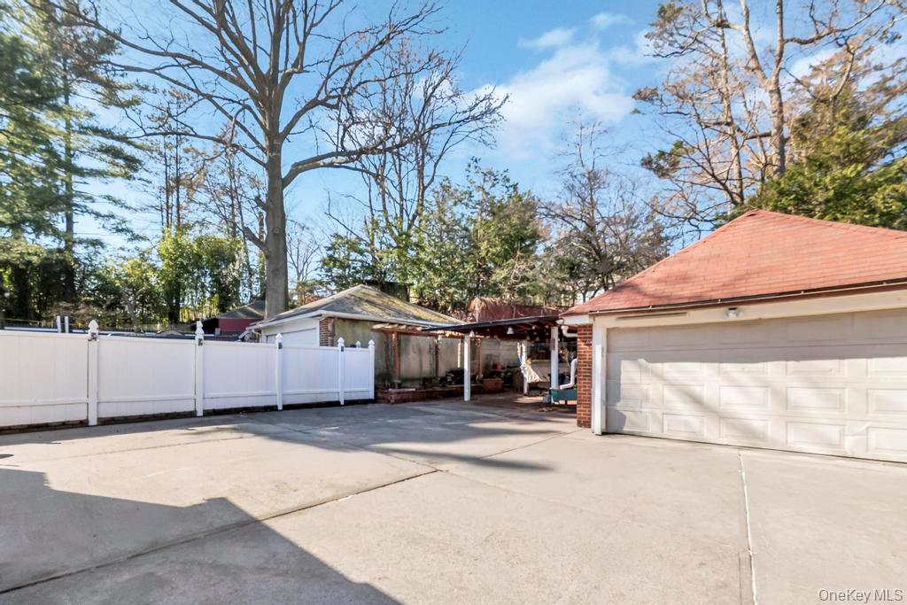 8420 Charlecote Ridge, Jamaica, NY 11432