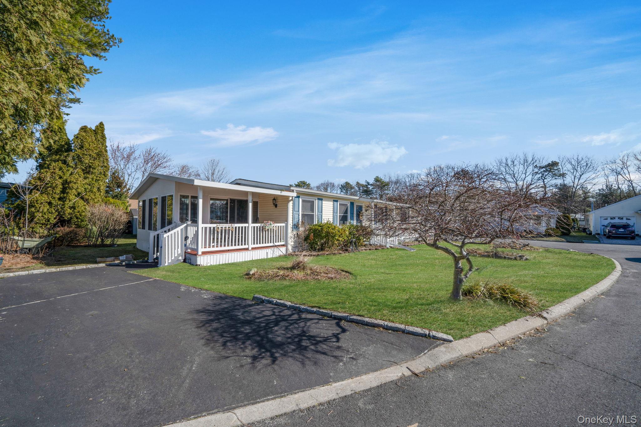 2 Dogwood Lane, Manorville, NY 11949