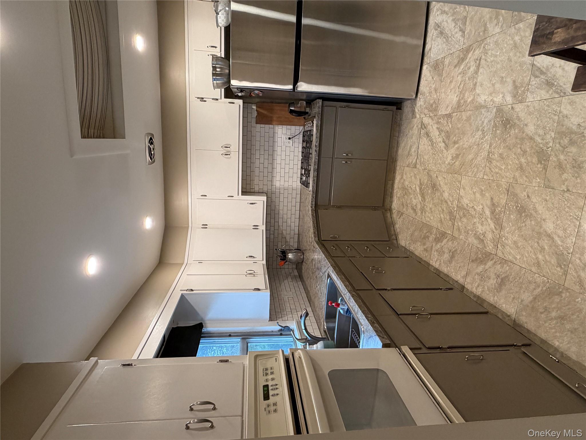 21 Crescent Place, Monroe, NY 10950