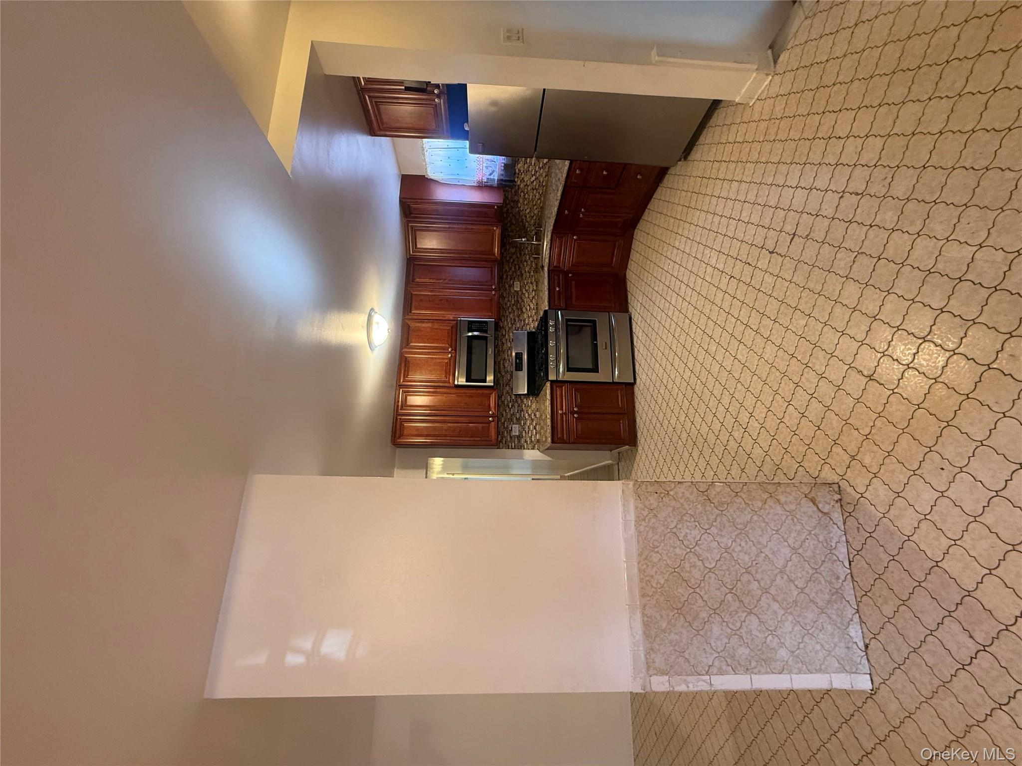 849 E 221st Street, Bronx, NY 10467