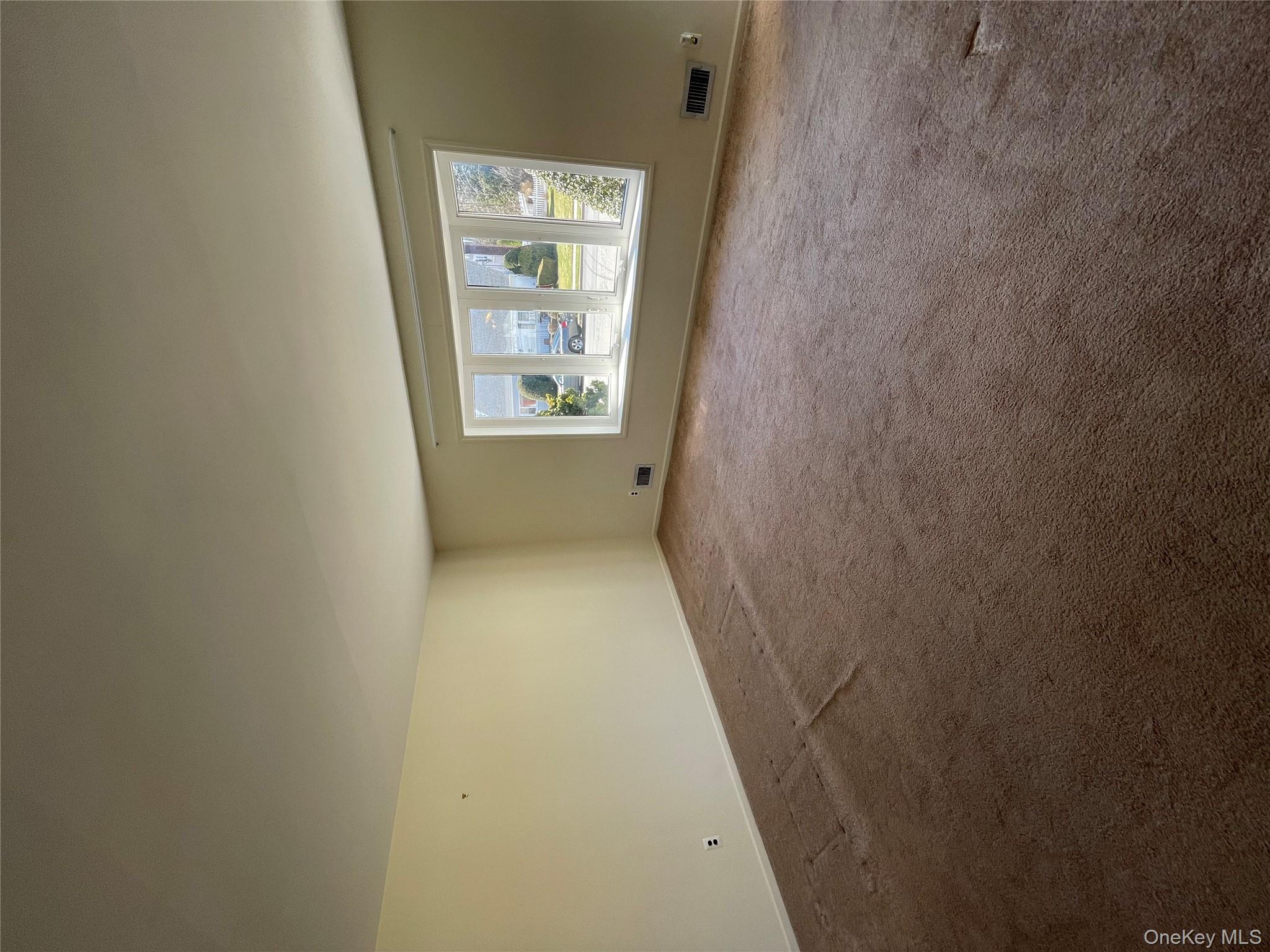 400 Foch Boulevard, Mineola, NY 11501