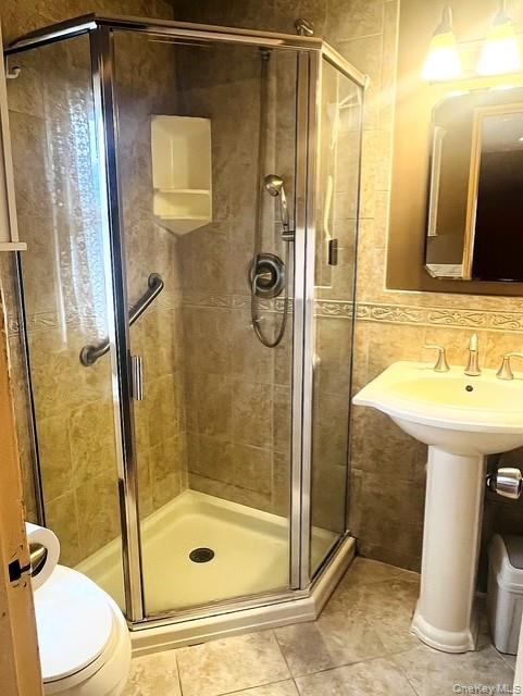 15 Elaine Place, Plainview, NY 11803