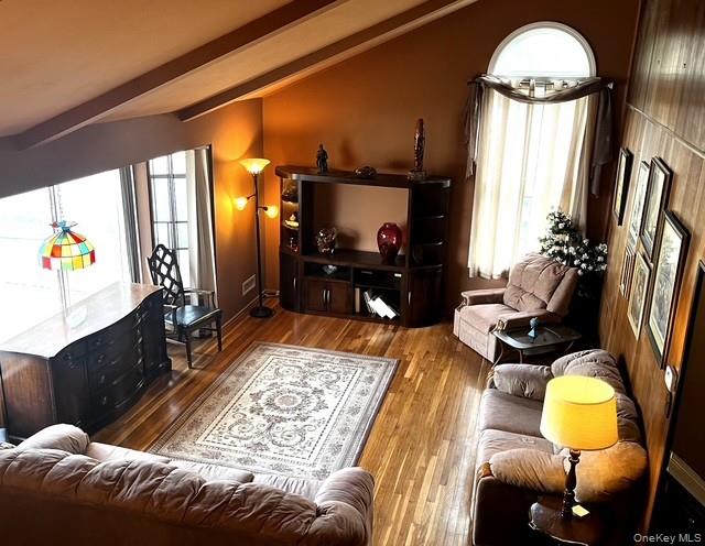 15 Elaine Place, Plainview, NY 11803