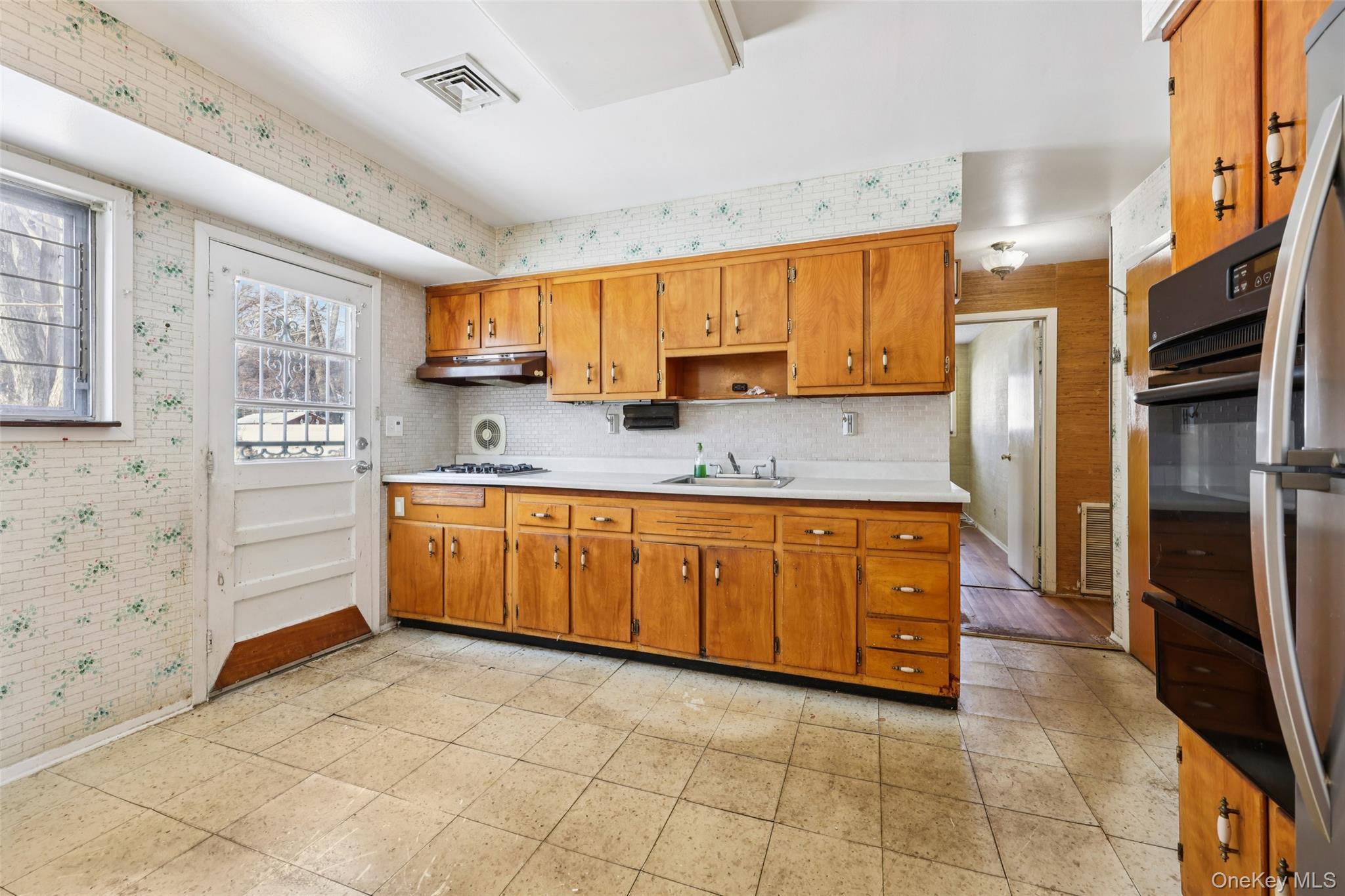 25 Freund Drive, Nanuet, NY 10954