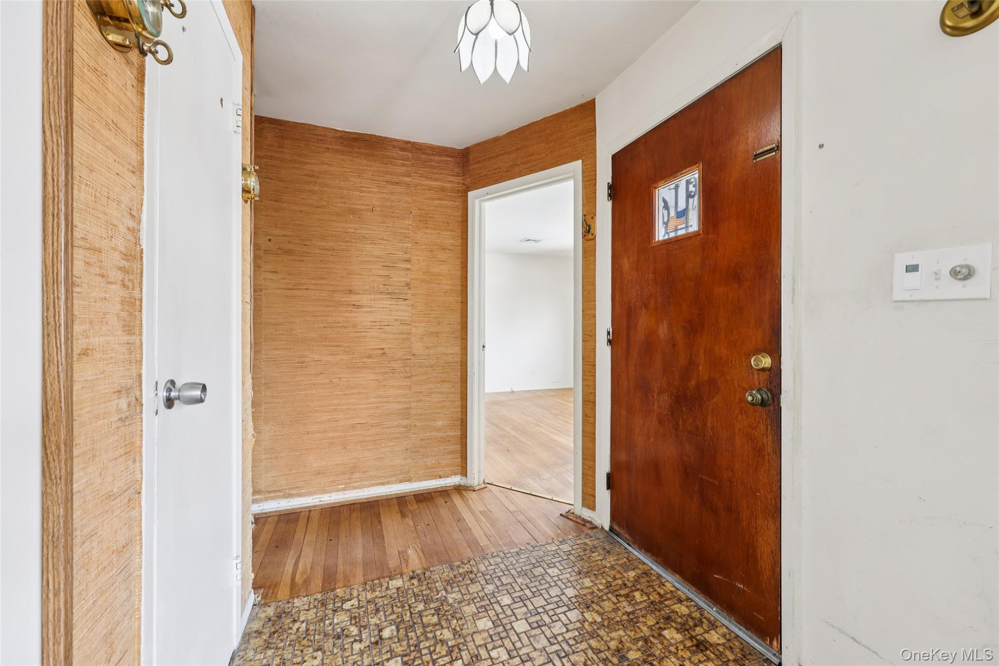 25 Freund Drive, Nanuet, NY 10954