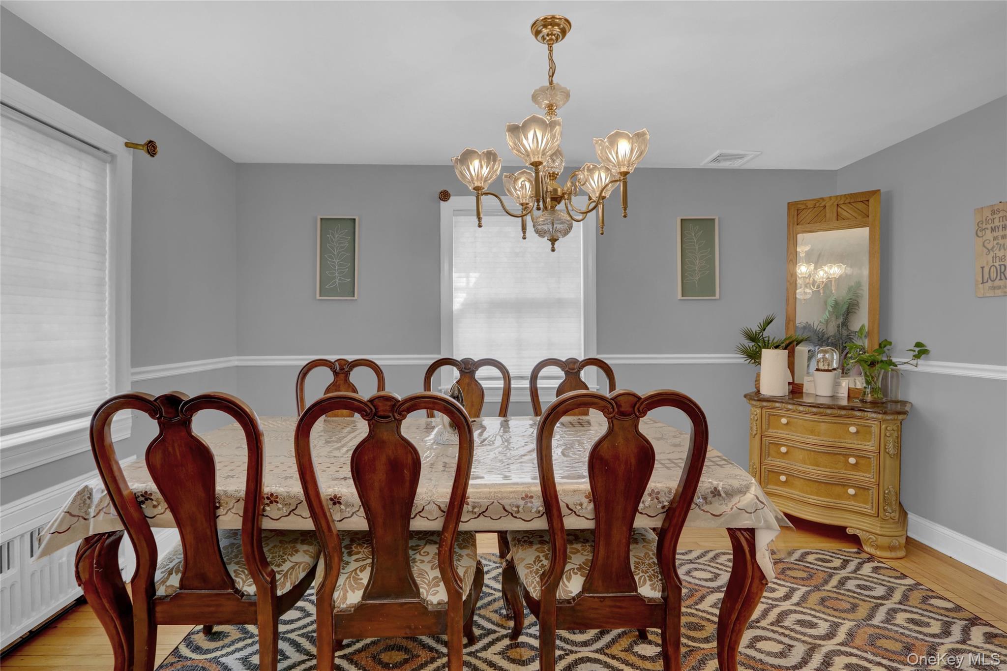 121 6th Street, Hicksville, NY 11801