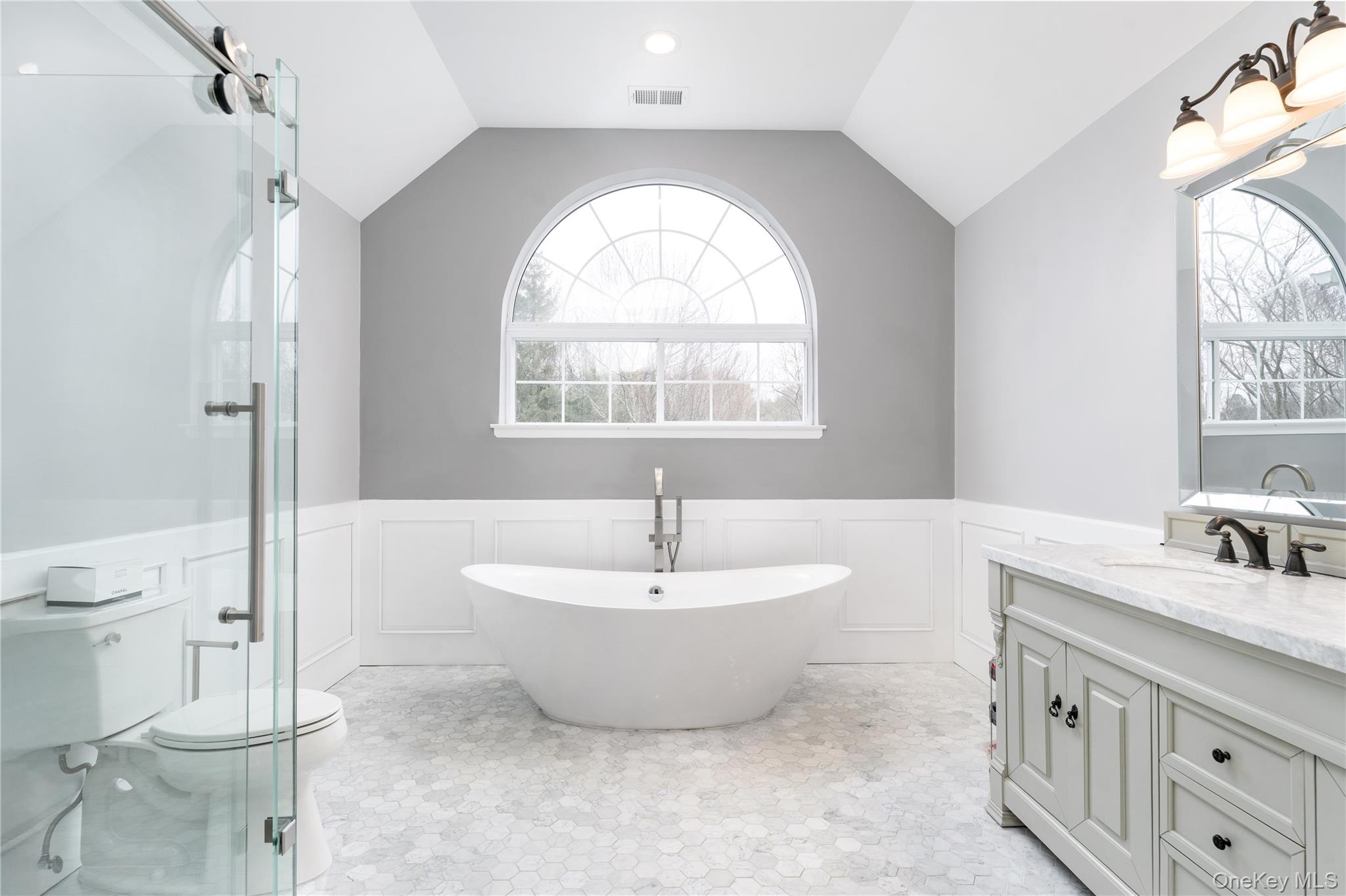 7 Framingham Lane, Shoreham, NY 11786