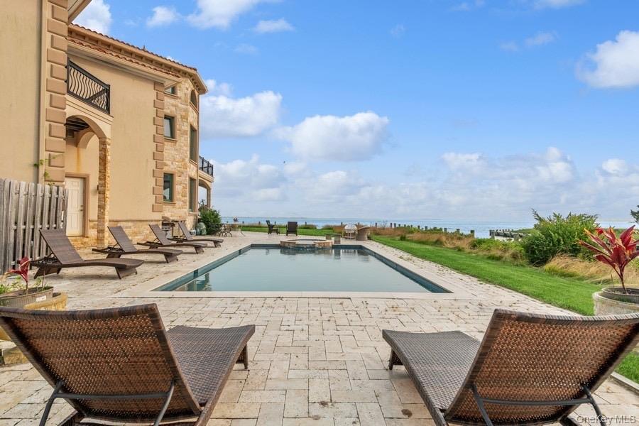 13 Seatuck Lane, Remsenburg, NY 11960