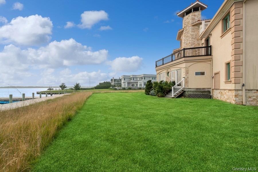 13 Seatuck Lane, Remsenburg, NY 11960