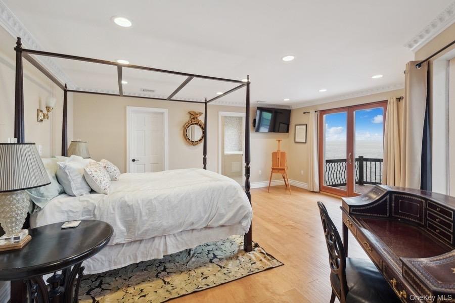 13 Seatuck Lane, Remsenburg, NY 11960