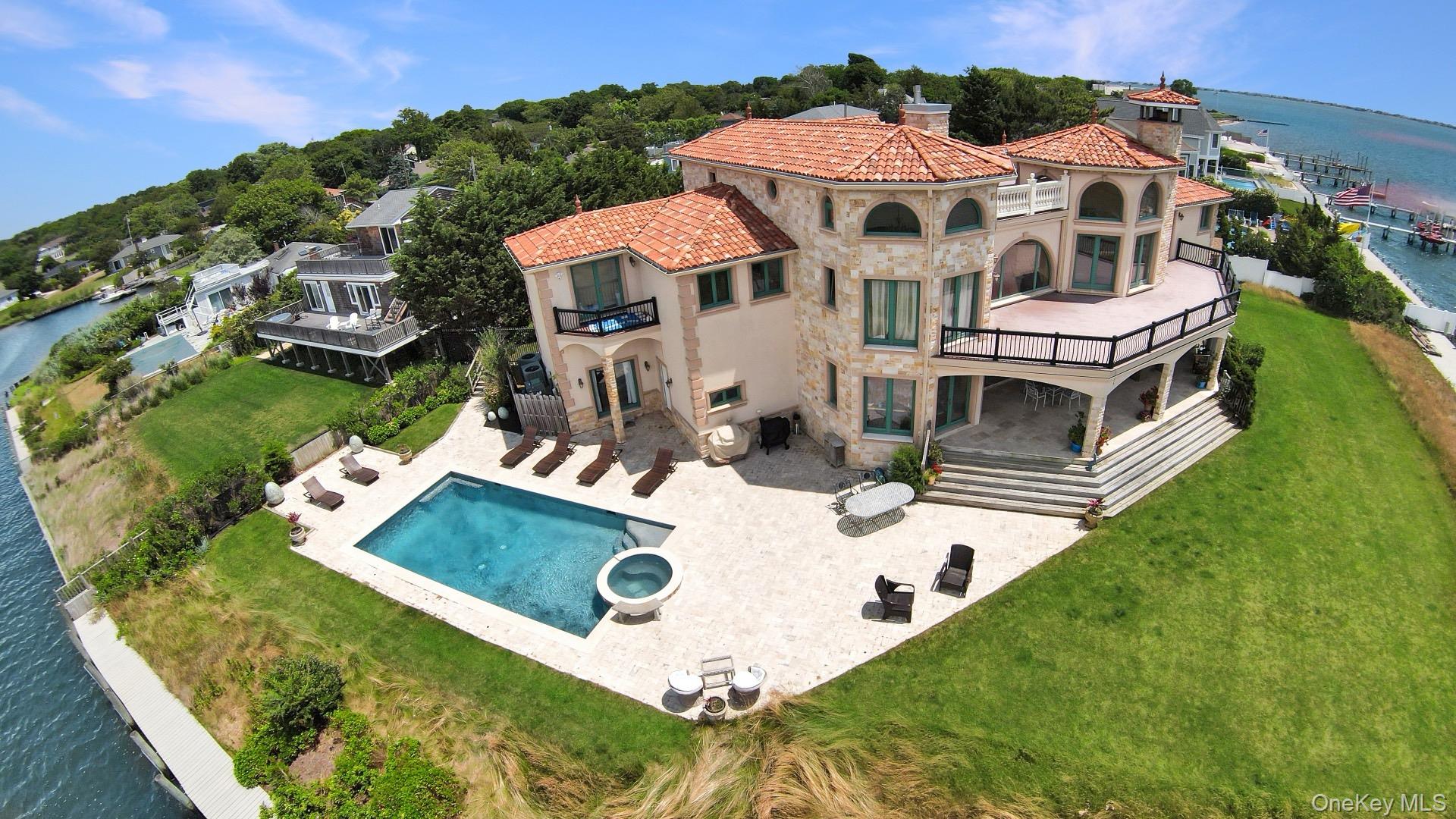 13 Seatuck Lane, Remsenburg, NY 11960