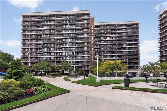 152-18 Union Turnpike # 201O, Flushing, NY 11367