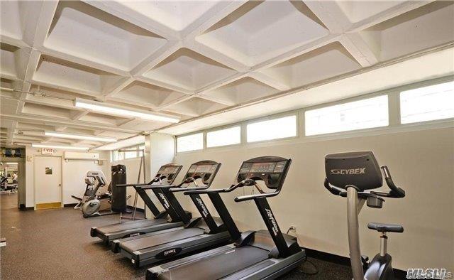 152-18 Union Turnpike # 201O, Flushing, NY 11367