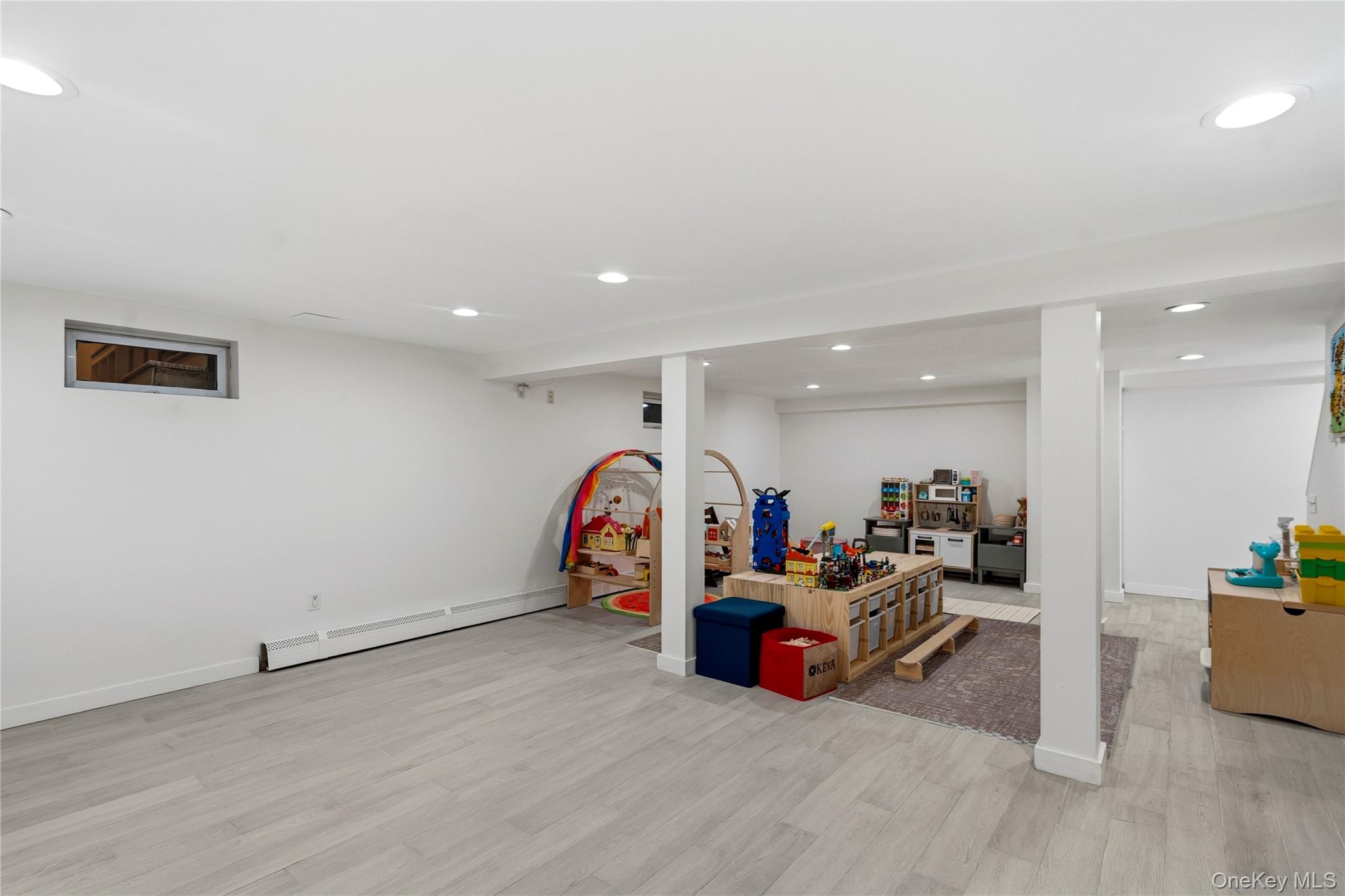 25 Leonard Road, Syosset, NY 11791