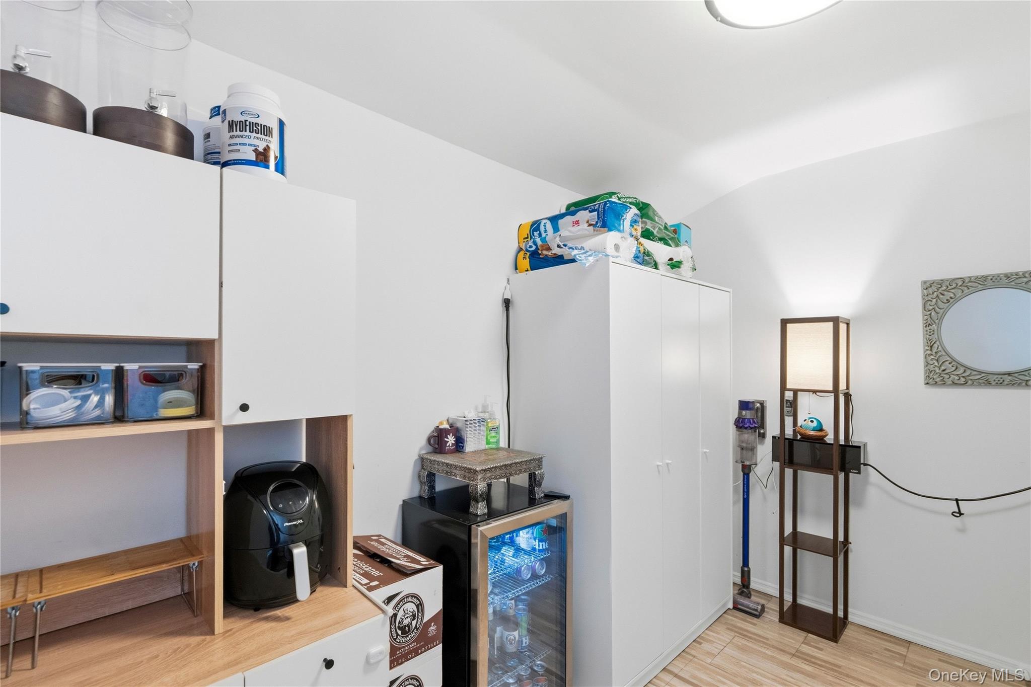 25 Leonard Road, Syosset, NY 11791