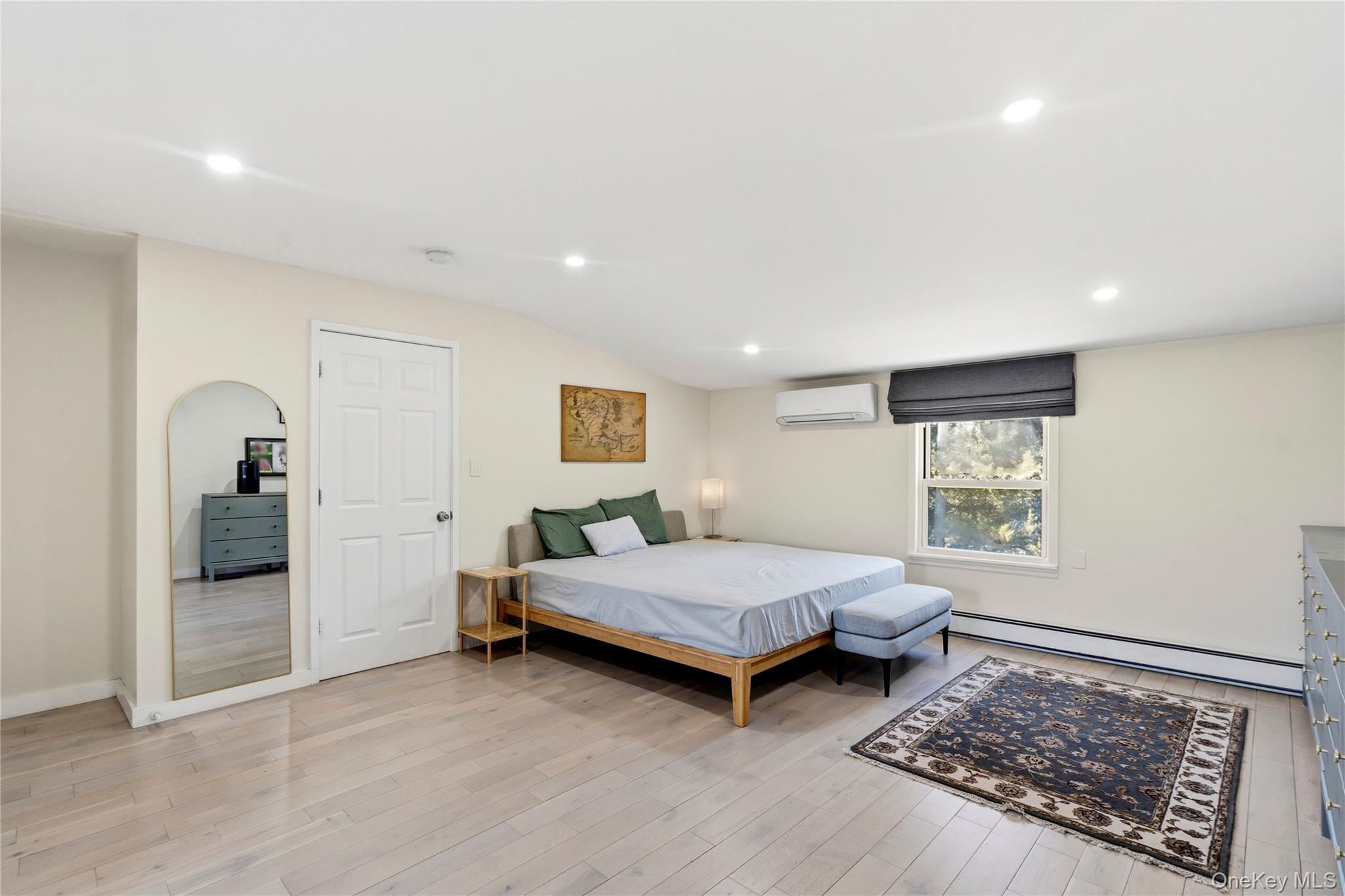 25 Leonard Road, Syosset, NY 11791